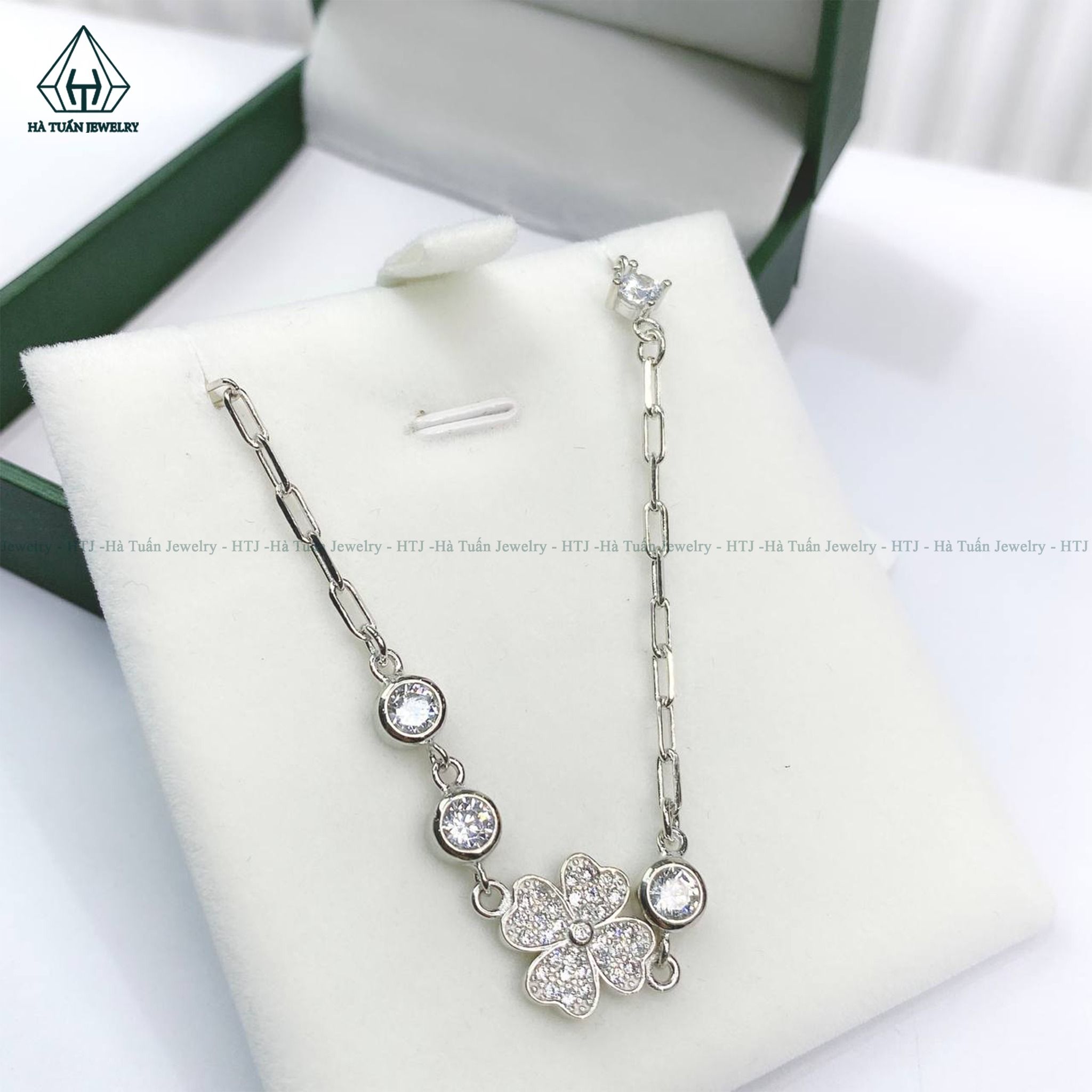 A332 Lắc chân cỏ bốn lá dây xích