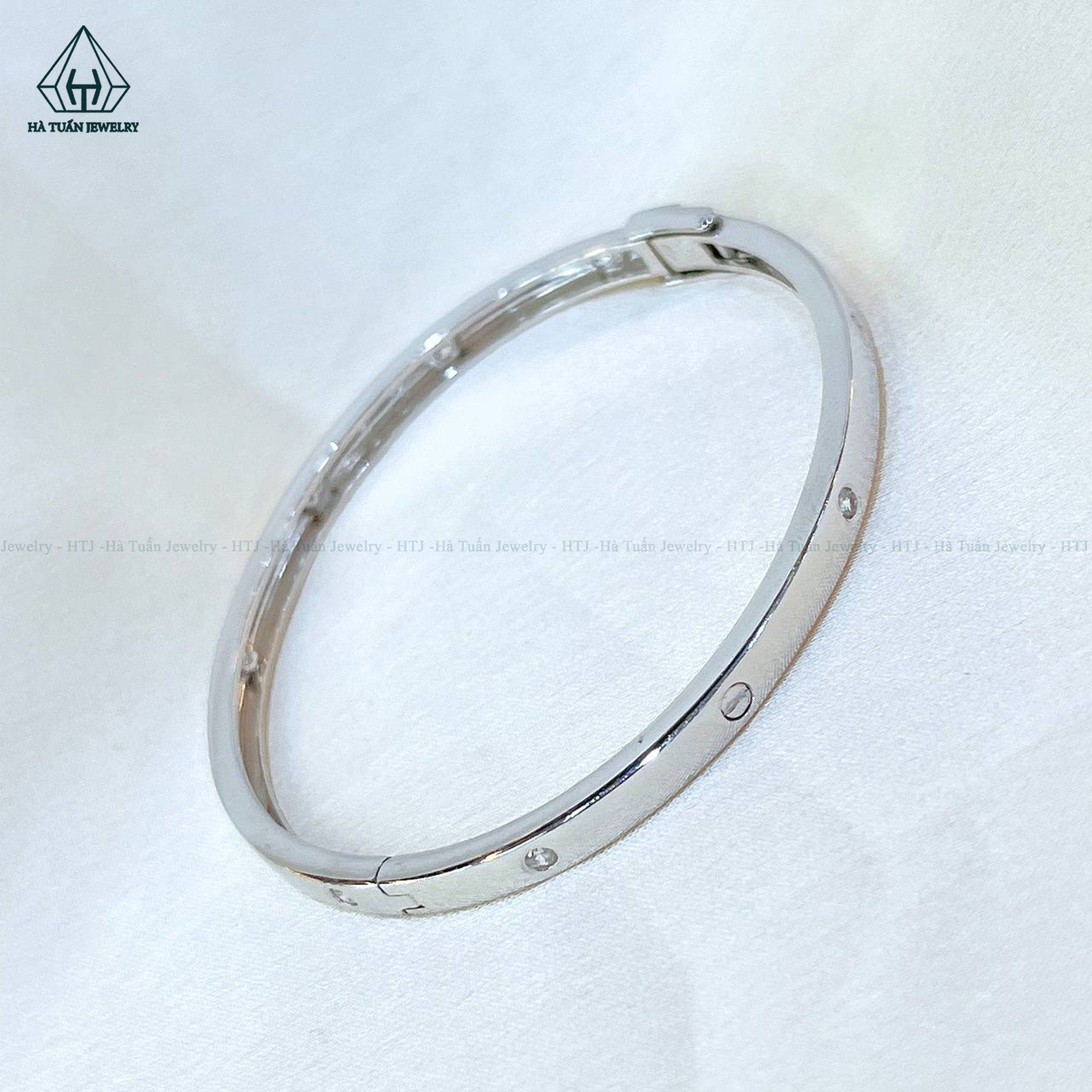 BGX160 Vòng cứng Cartier