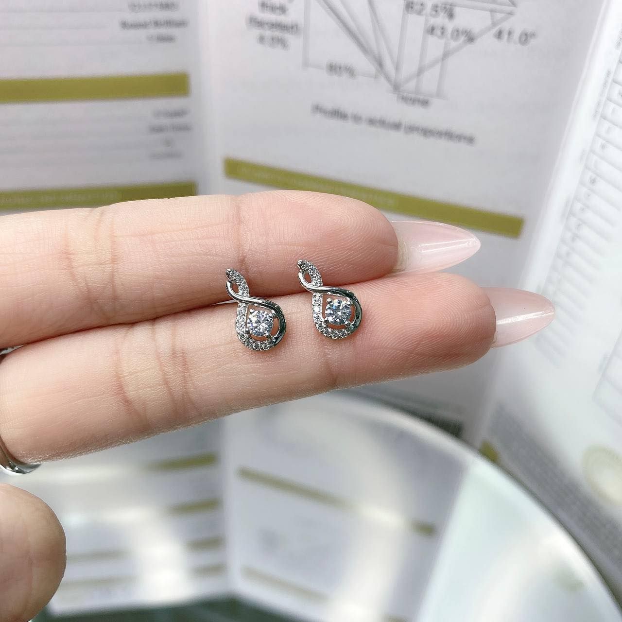 E915 Bông tai nốt nhạc