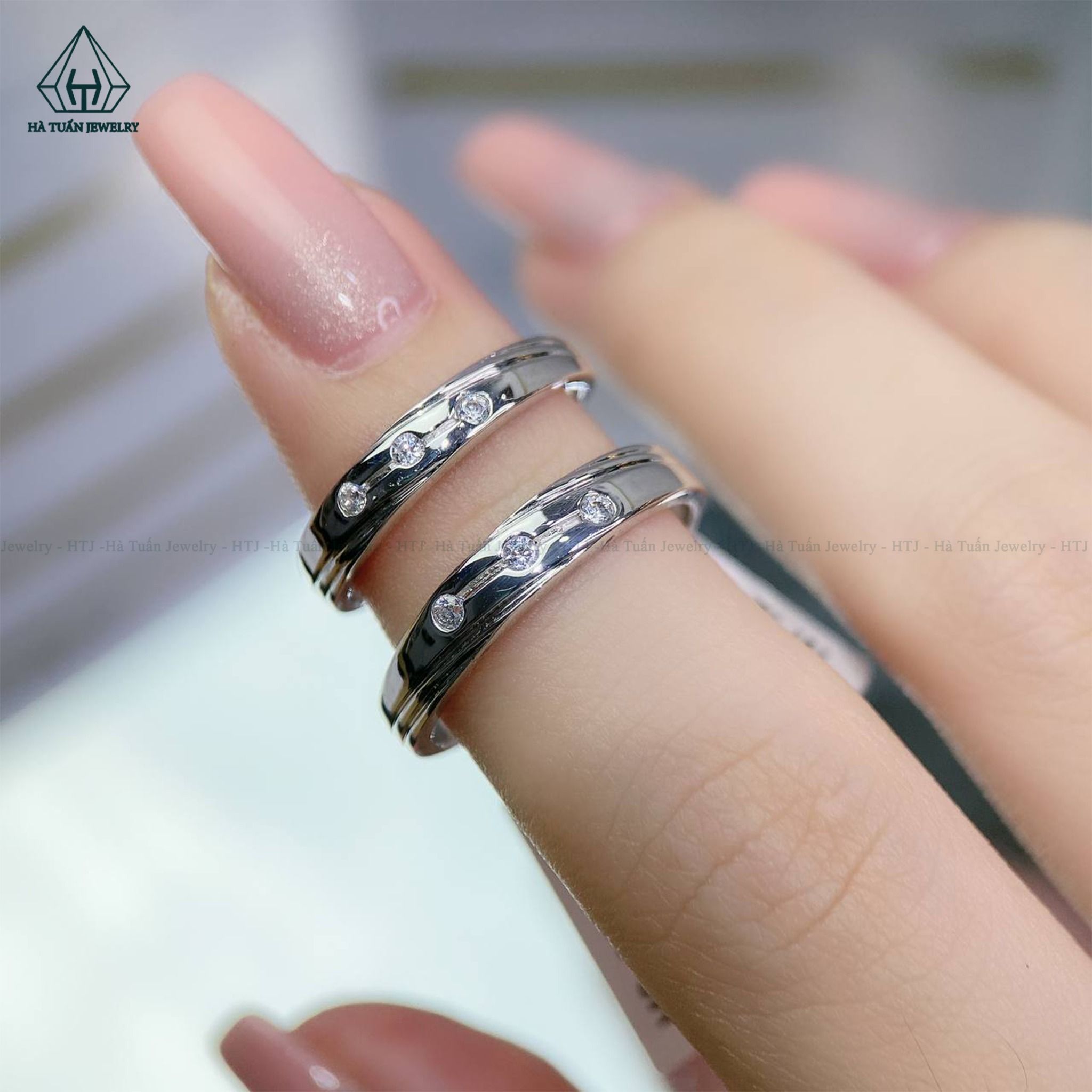 CR135 Nhẫn đôi 3 viên chủ