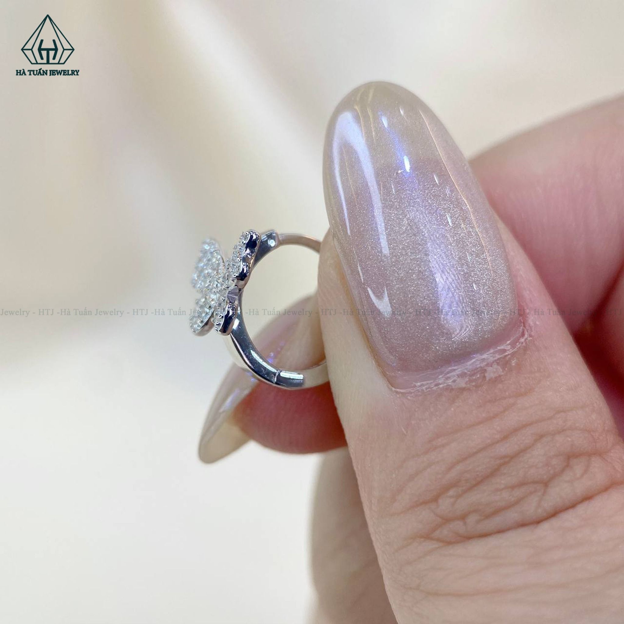 E964 Bông khoen bướm