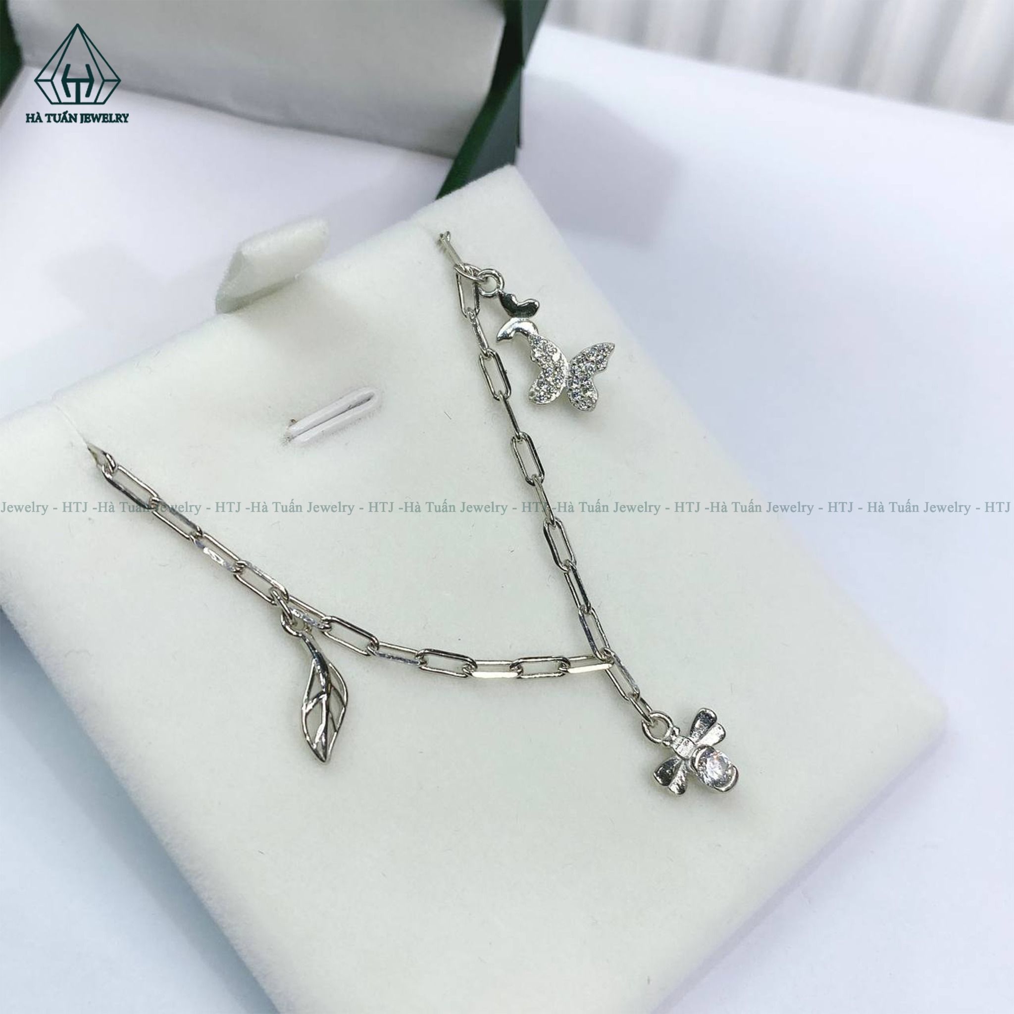 A333 Lắc chân bướm