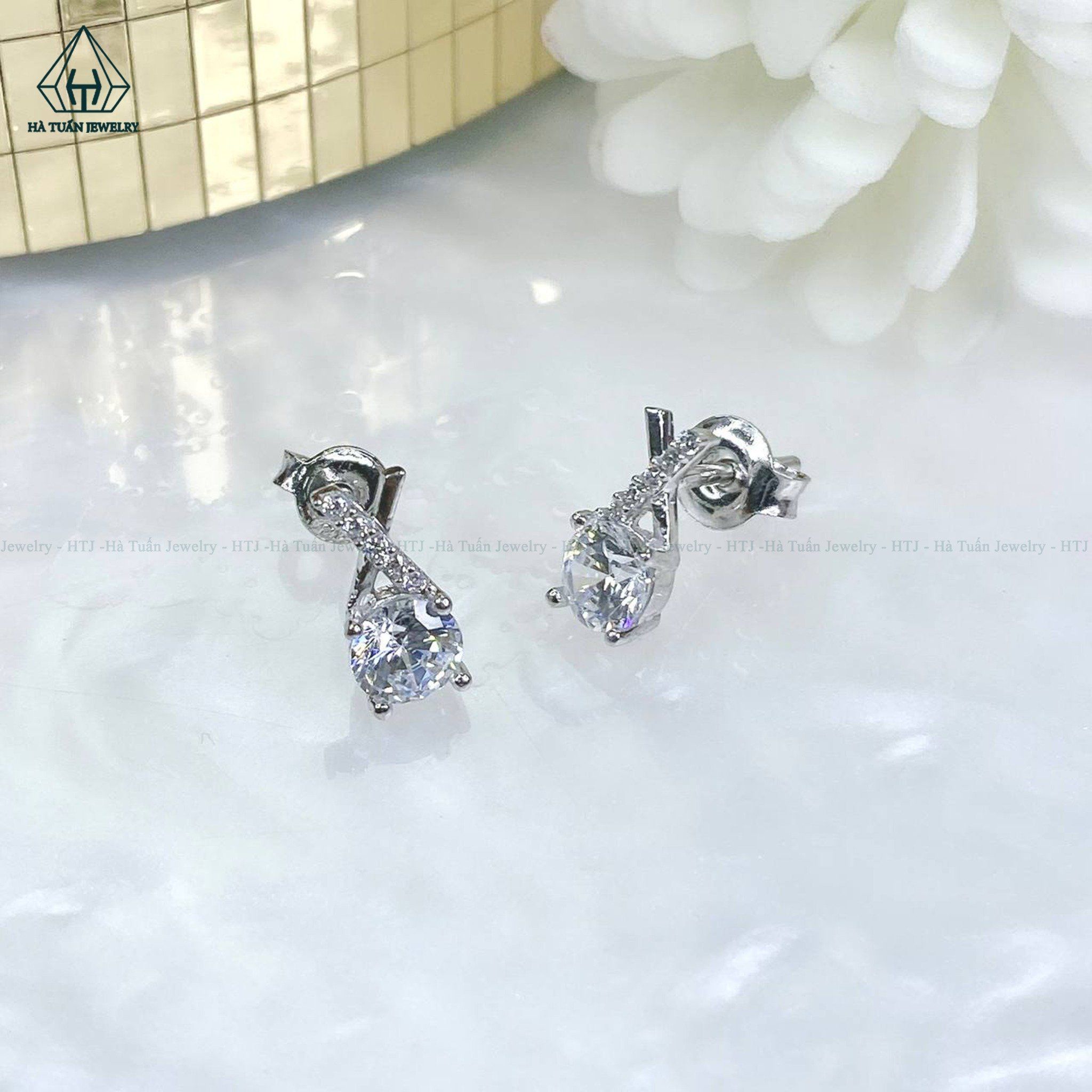 E931 5mm chuôi đẩy Bông tai phối chữ X