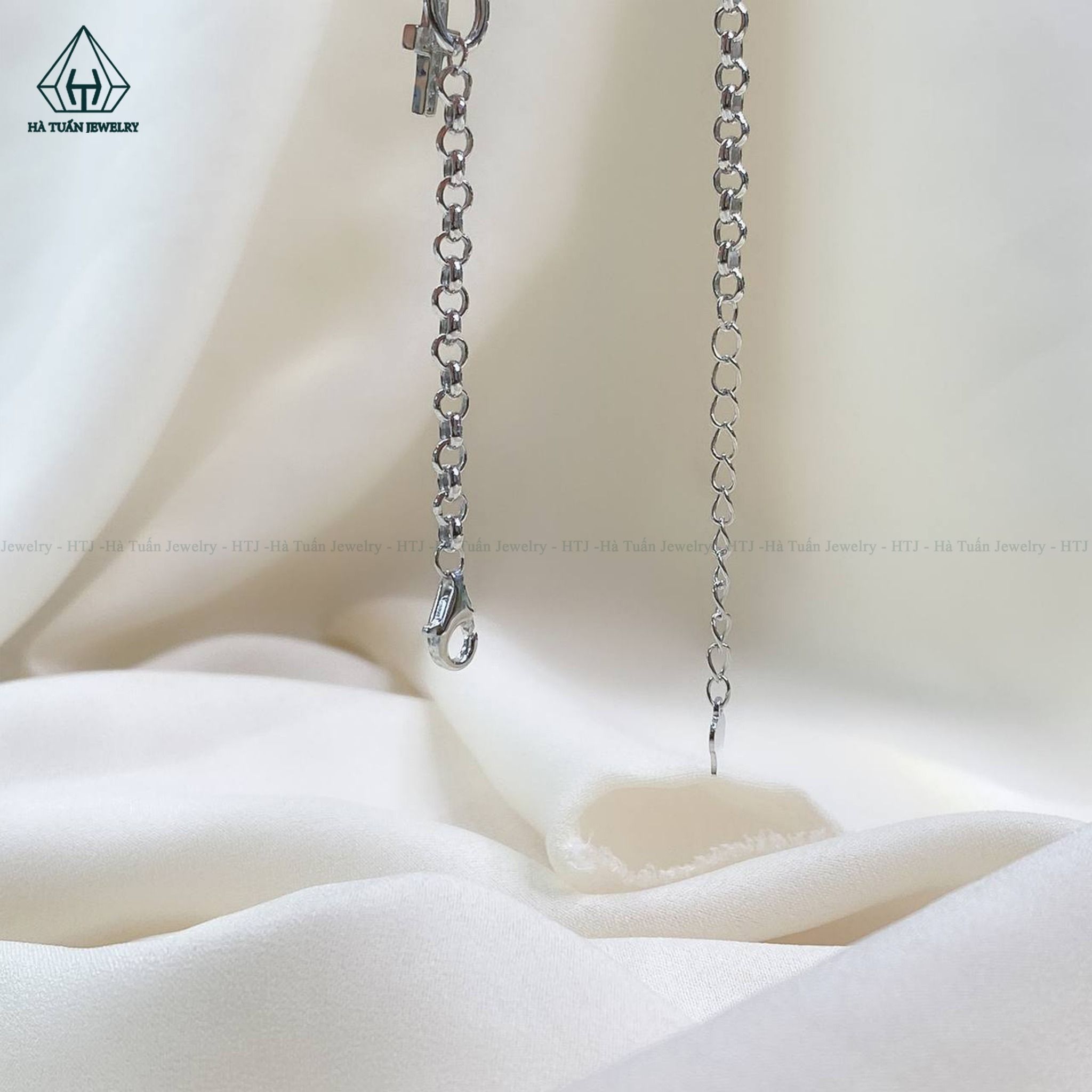 B840 Lắc tay xích charm ngẫu nhiên
