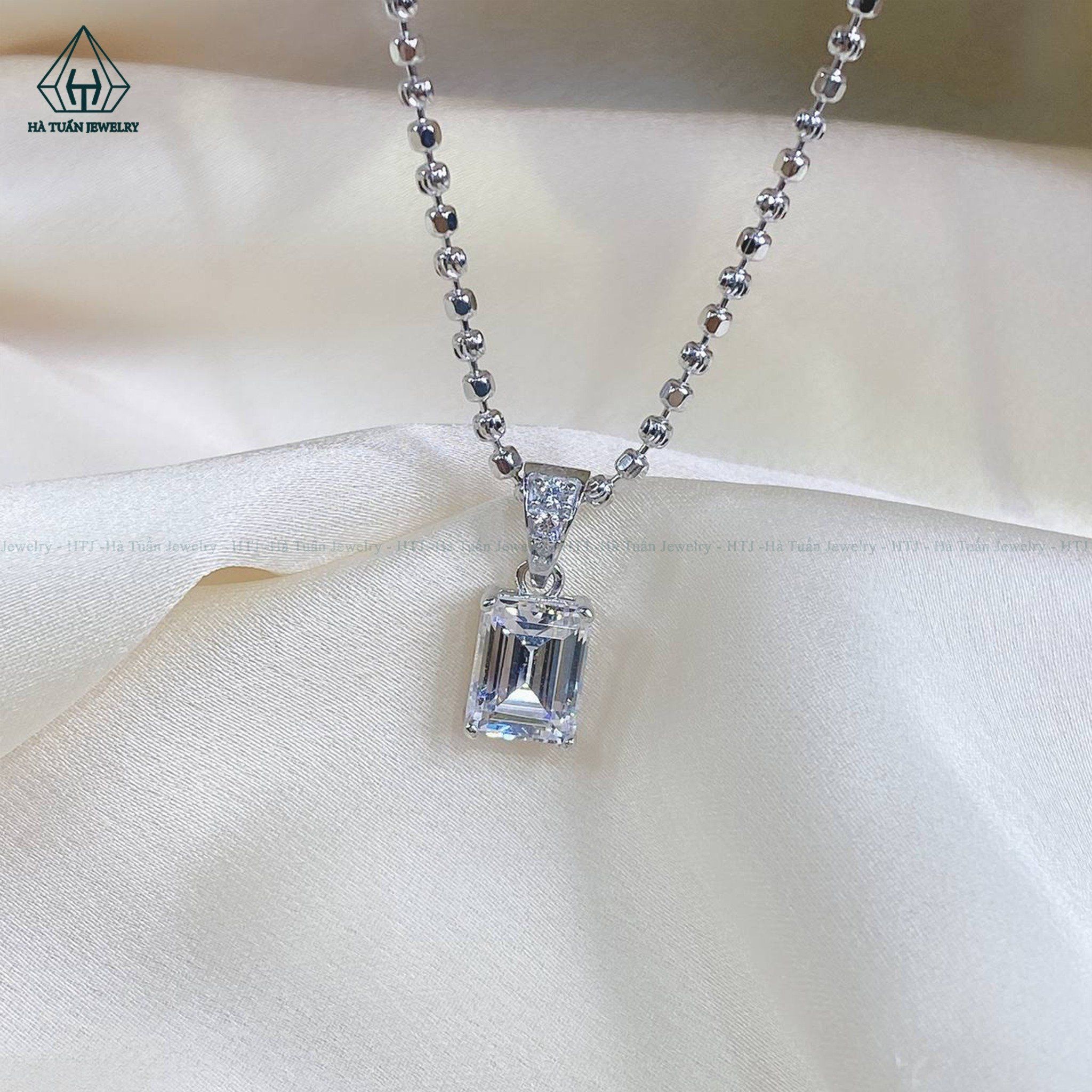 P384 Mặt dây chuyền emerald 9*7mm