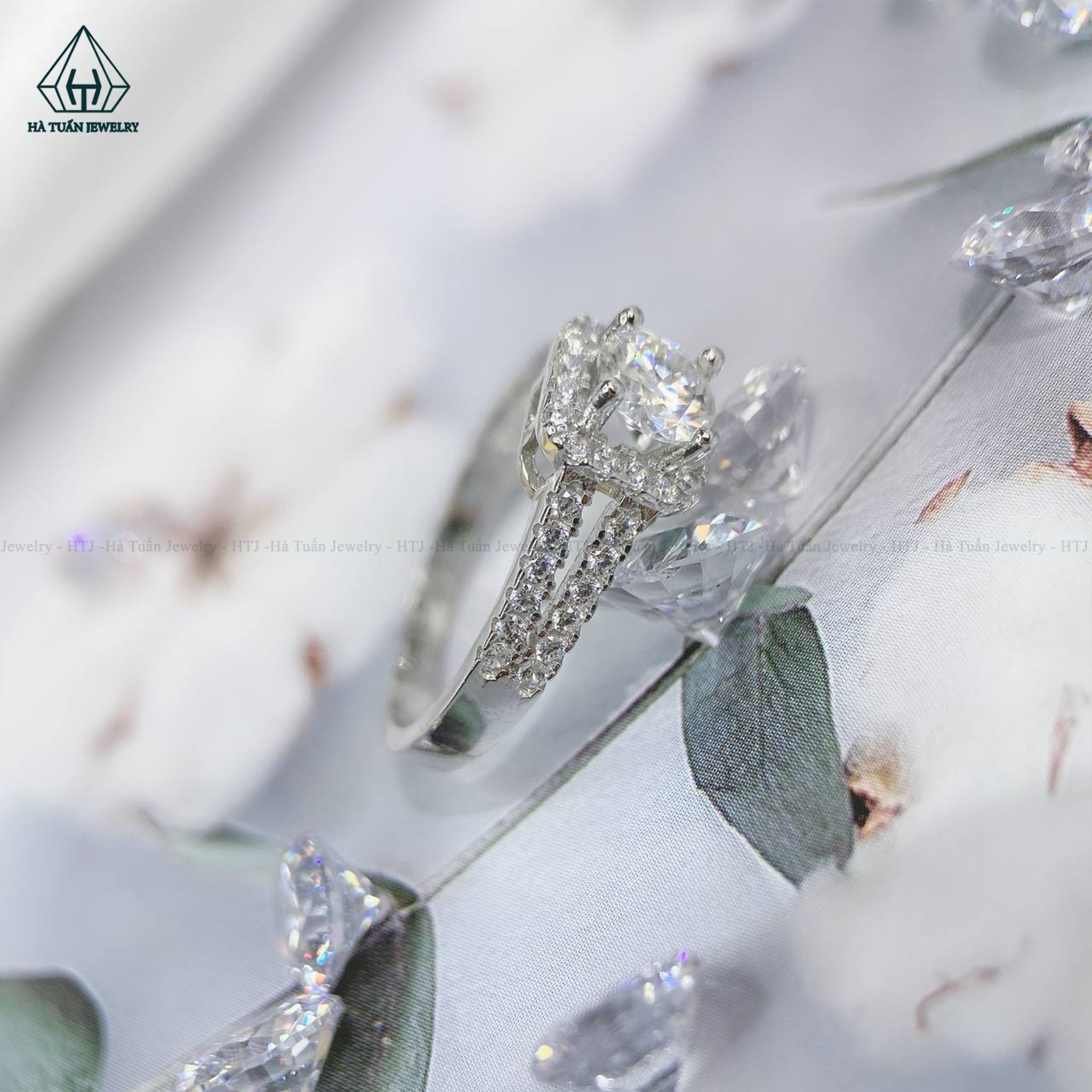 RX394 5.4mm Nhẫn halo vuông