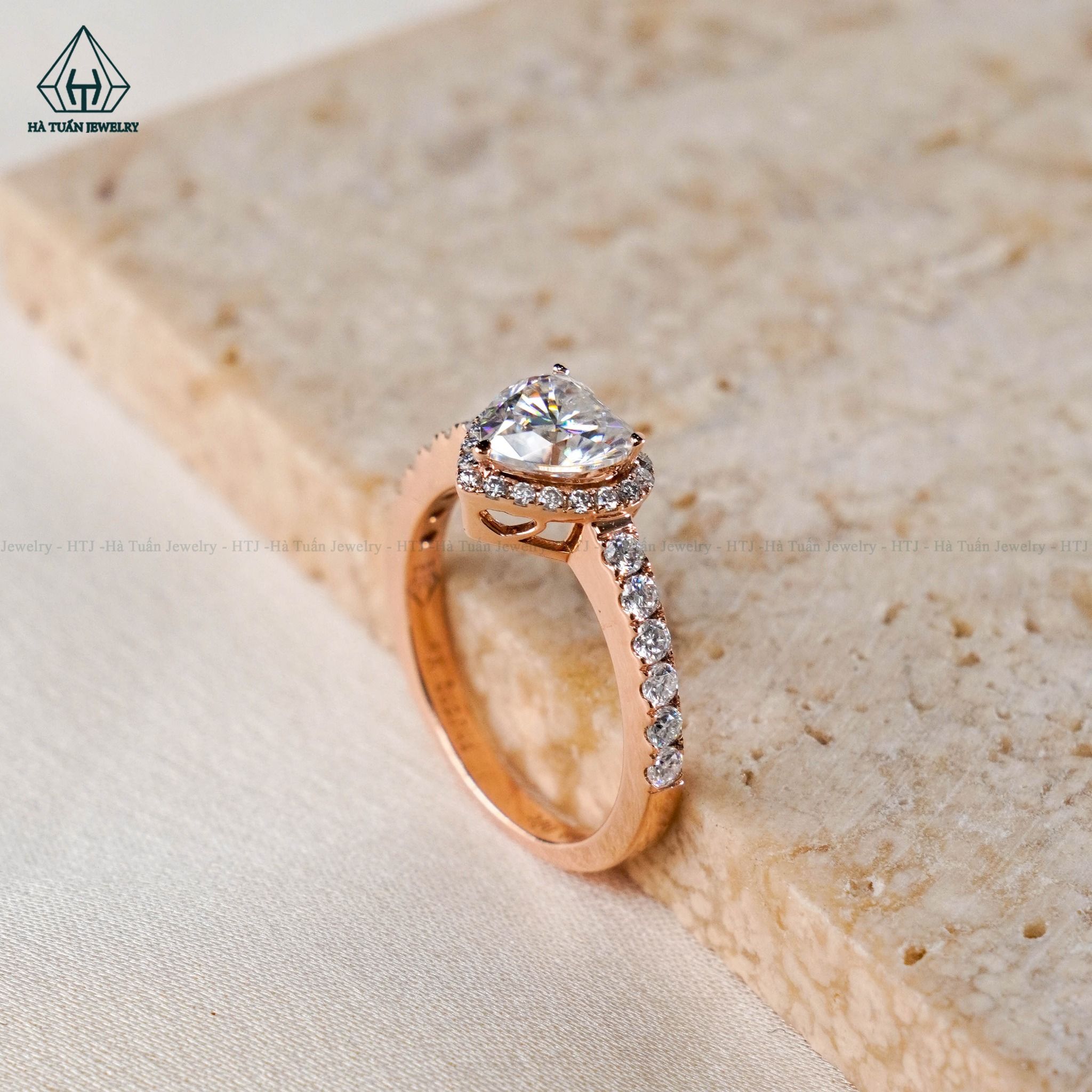 RG193 VH18K Heart 6x6mm