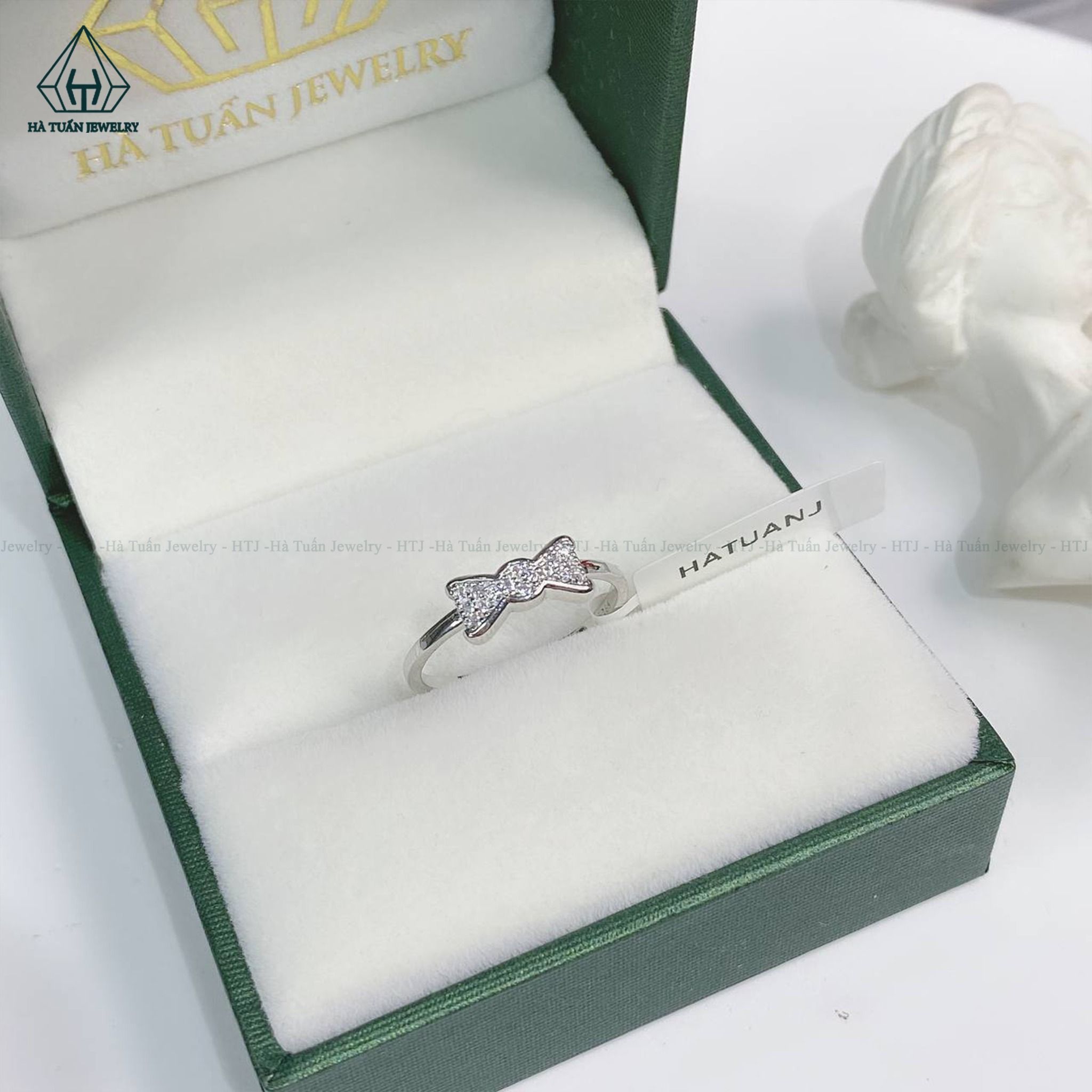 R917 Nhẫn nữ mặt nơ