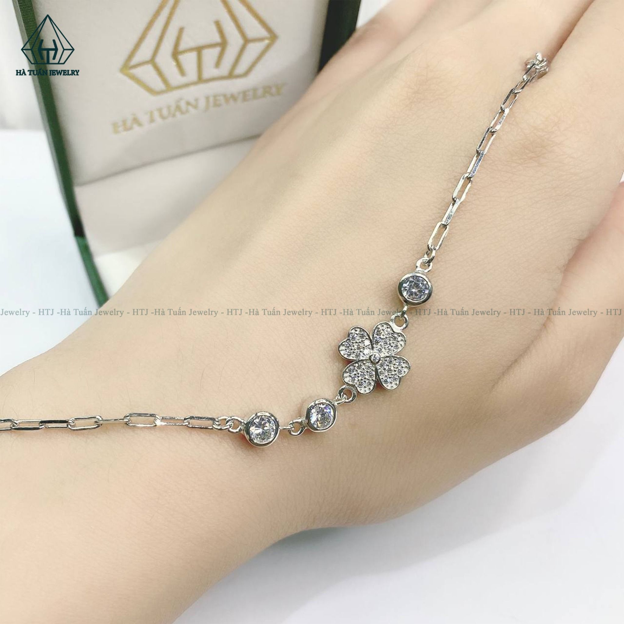 A332 Lắc chân cỏ bốn lá dây xích