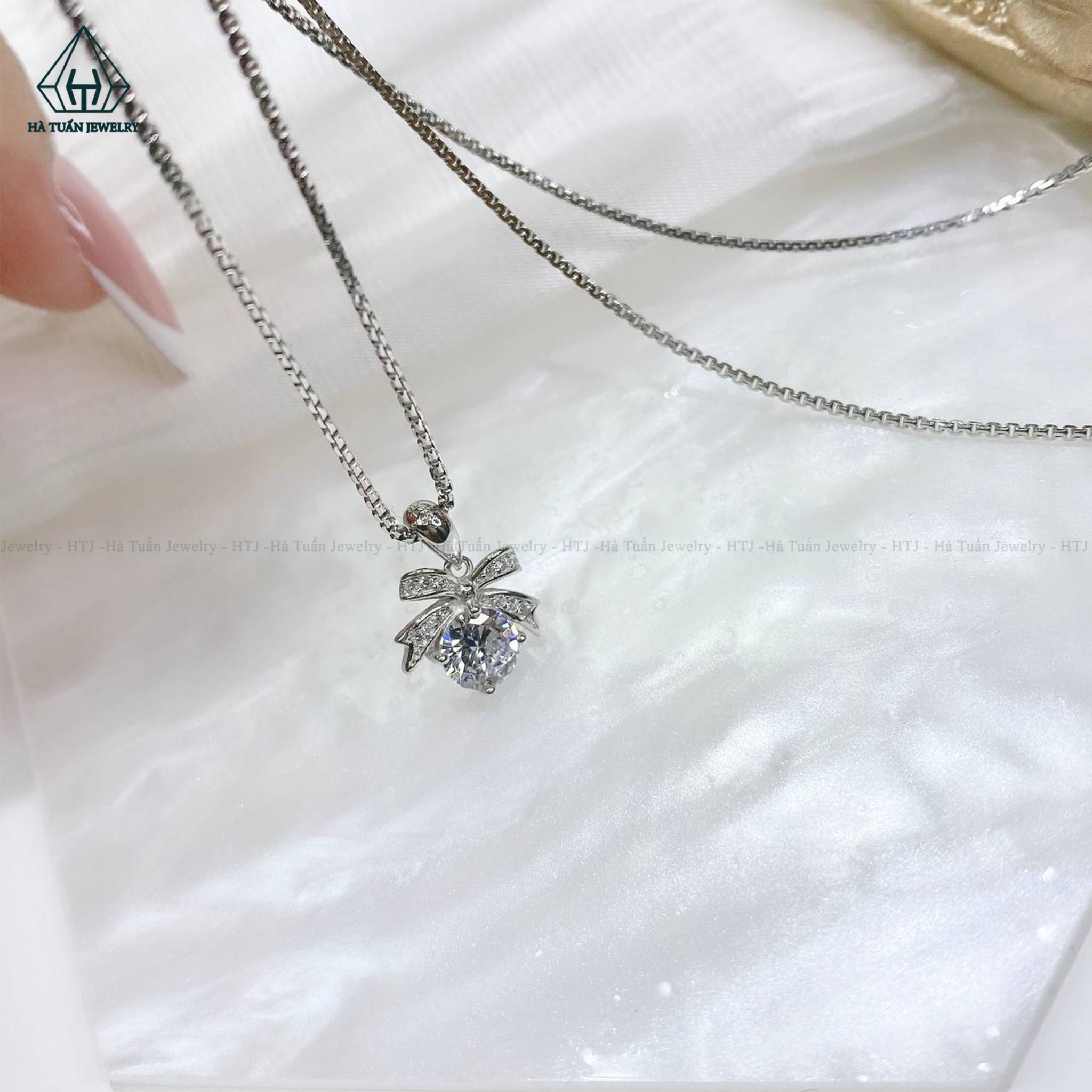 P368 Mặt dây nơ đính viên đá cz