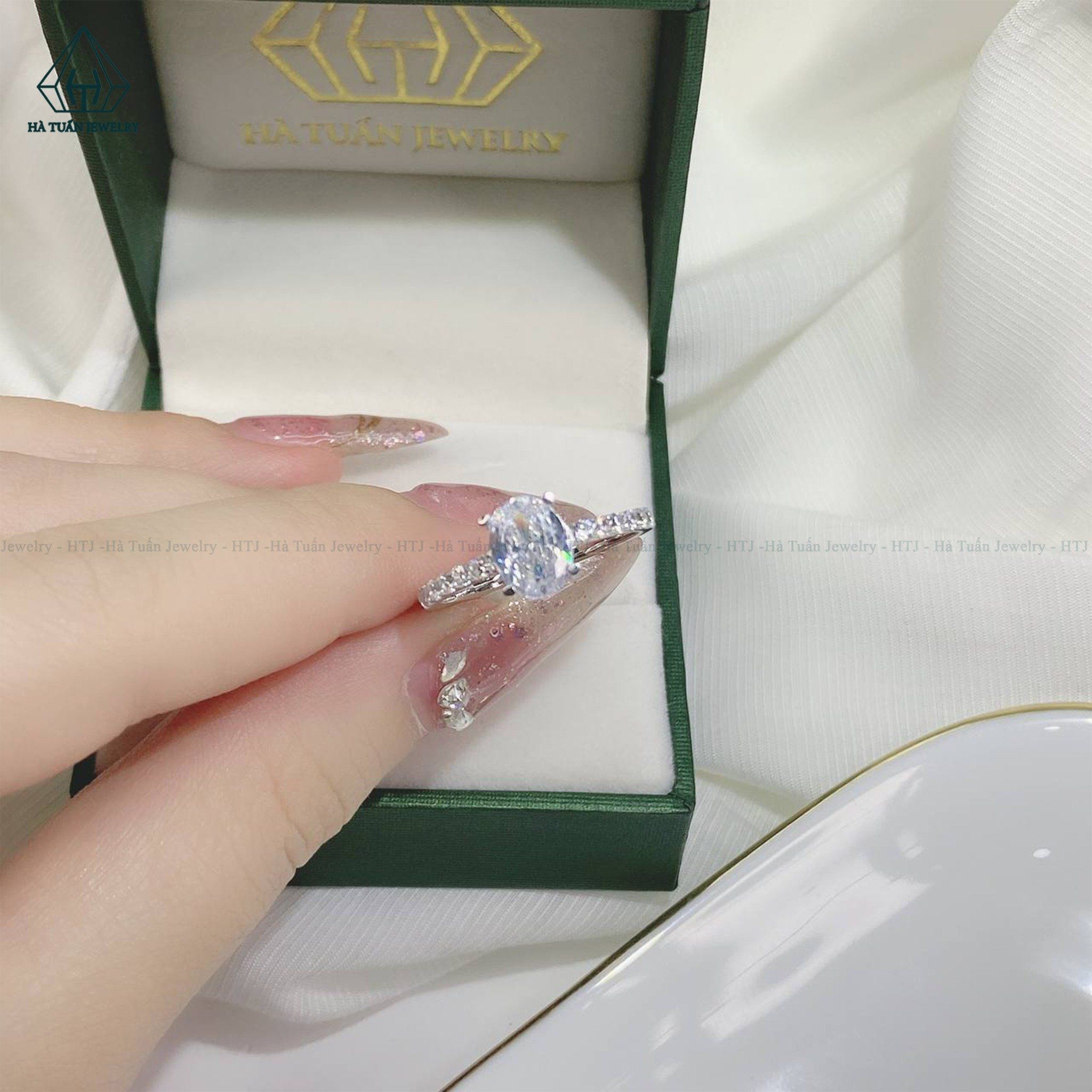 R918 Nhẫn Oval