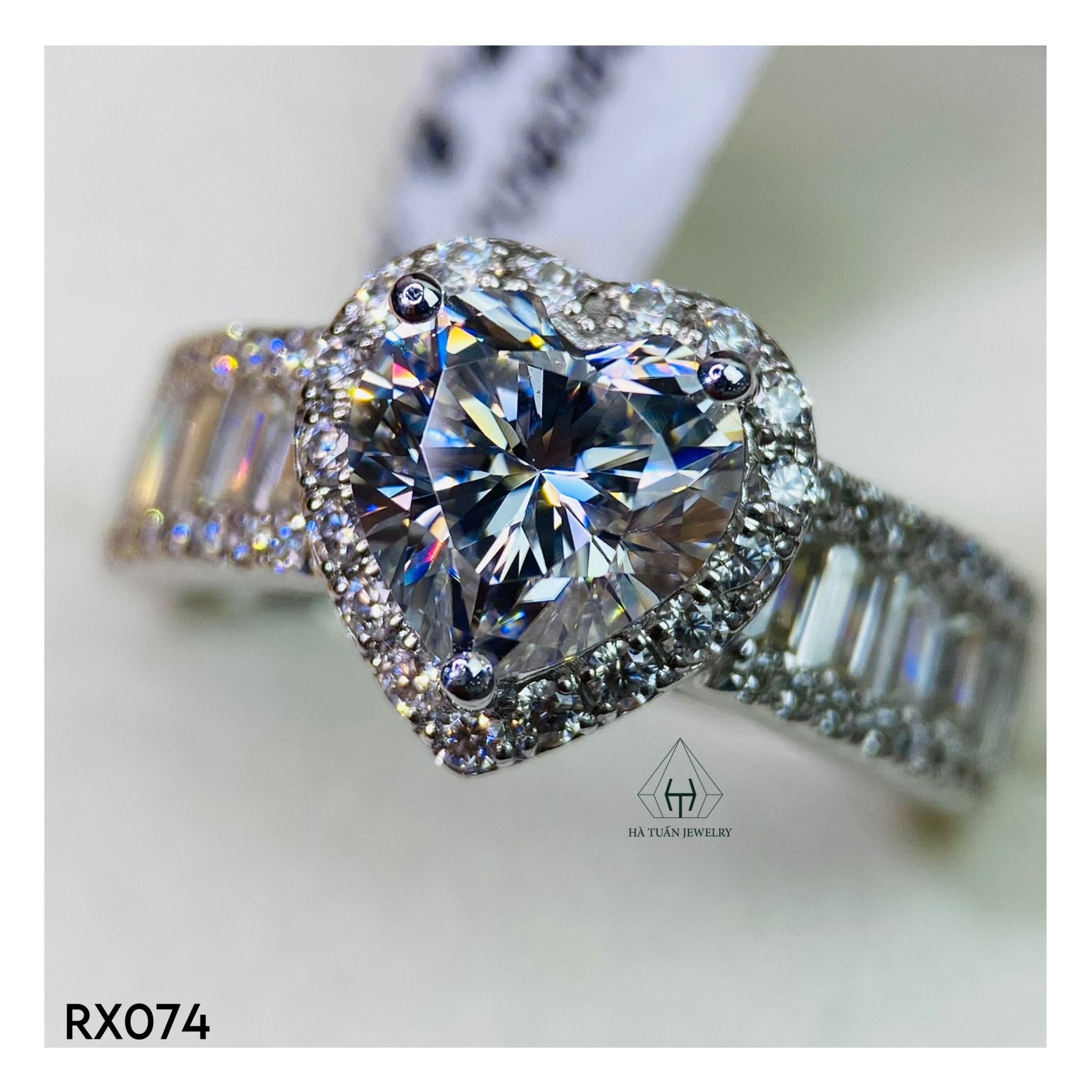 RX074 full mois viên chủ Heart Modified 2.0ct