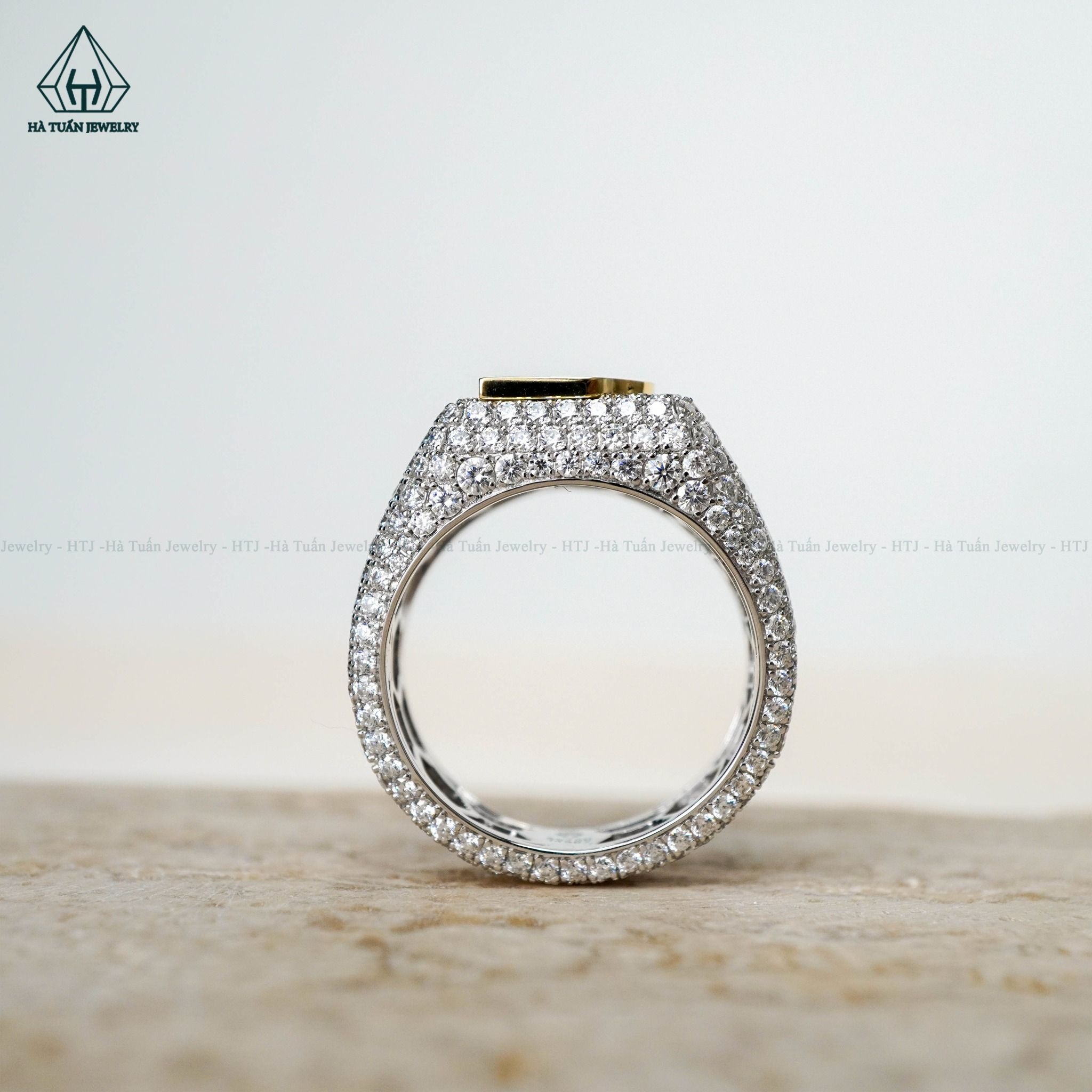 RMG073 VT18K chữ D