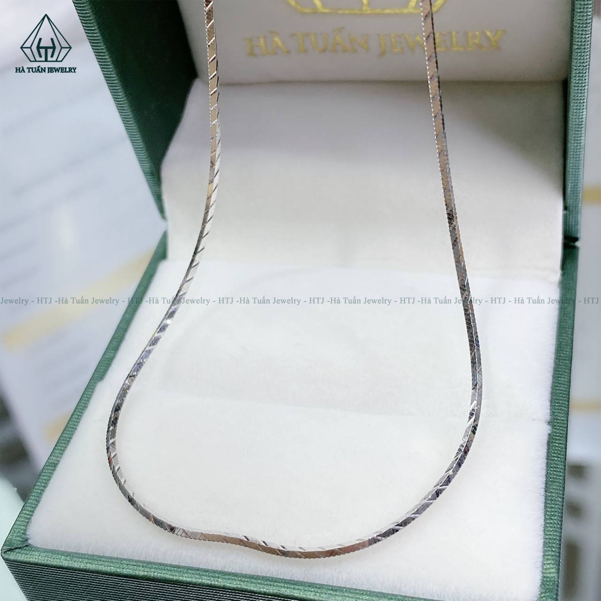 NCX069 Dây chuyền vuông khía chéo