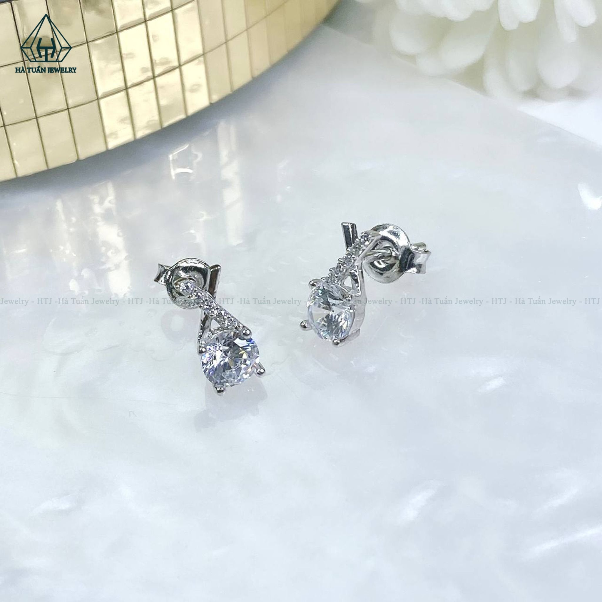 E931 5mm chuôi đẩy Bông tai phối chữ X