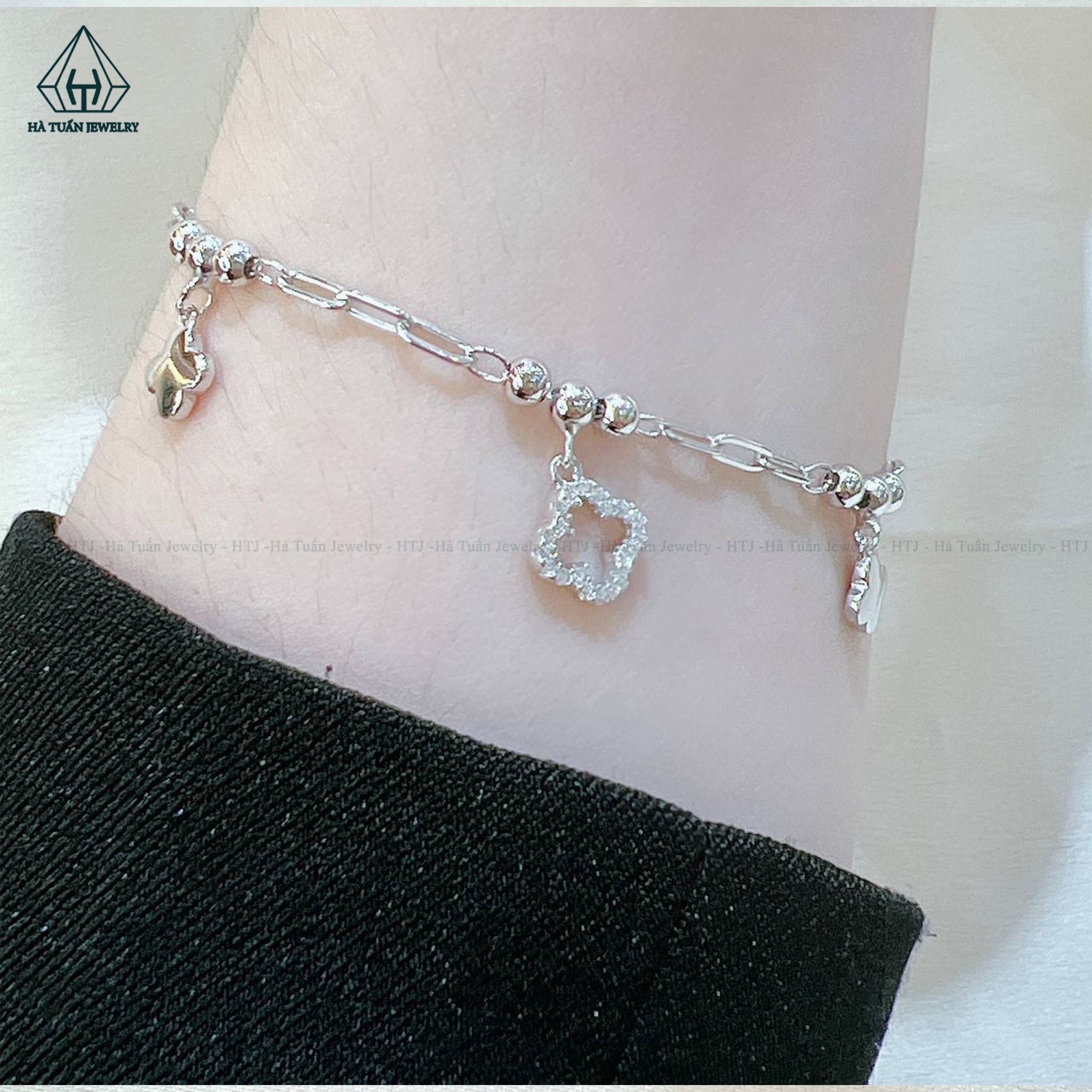 B836 Lắc tay charm