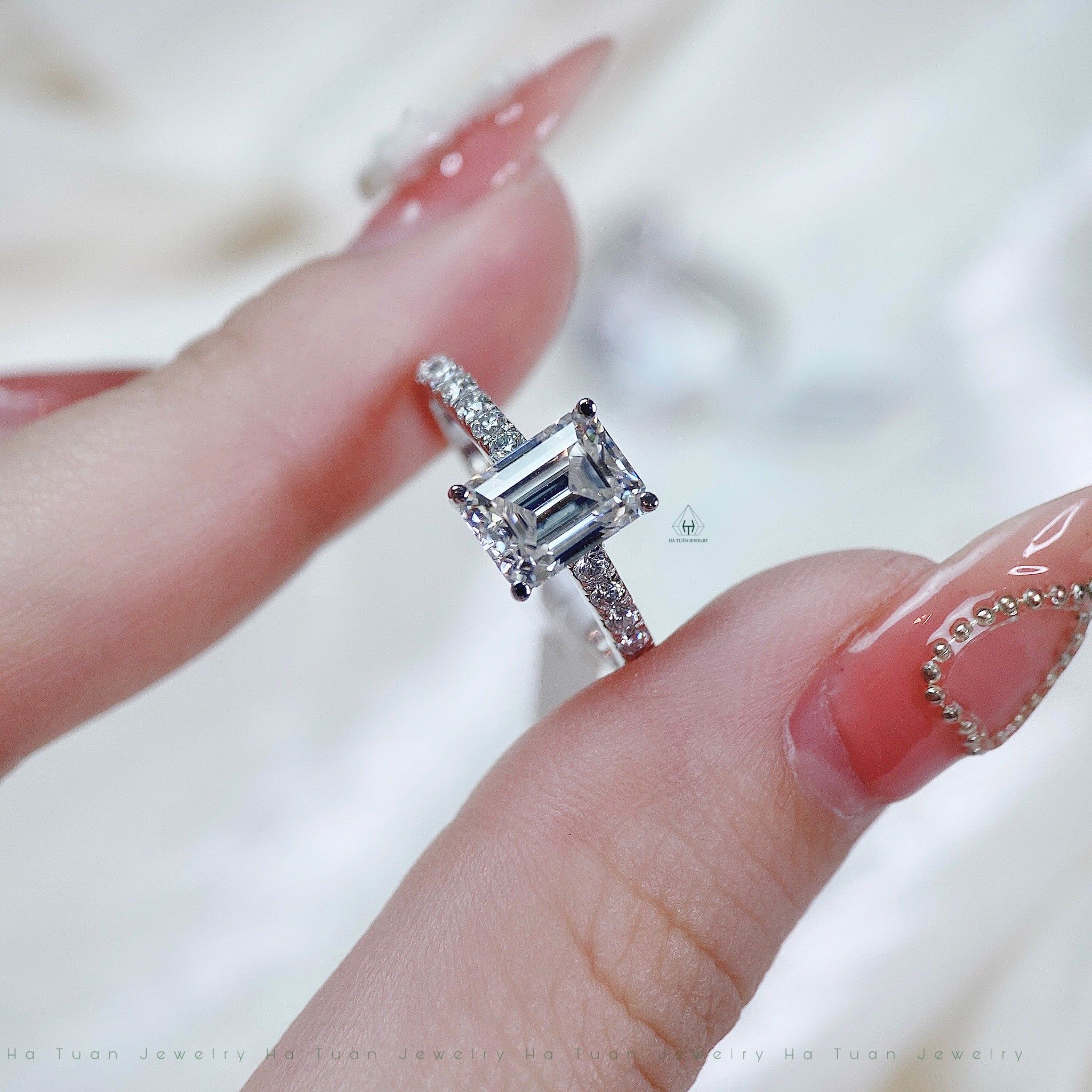 RG056 VT10K Emerald 6*8mm
