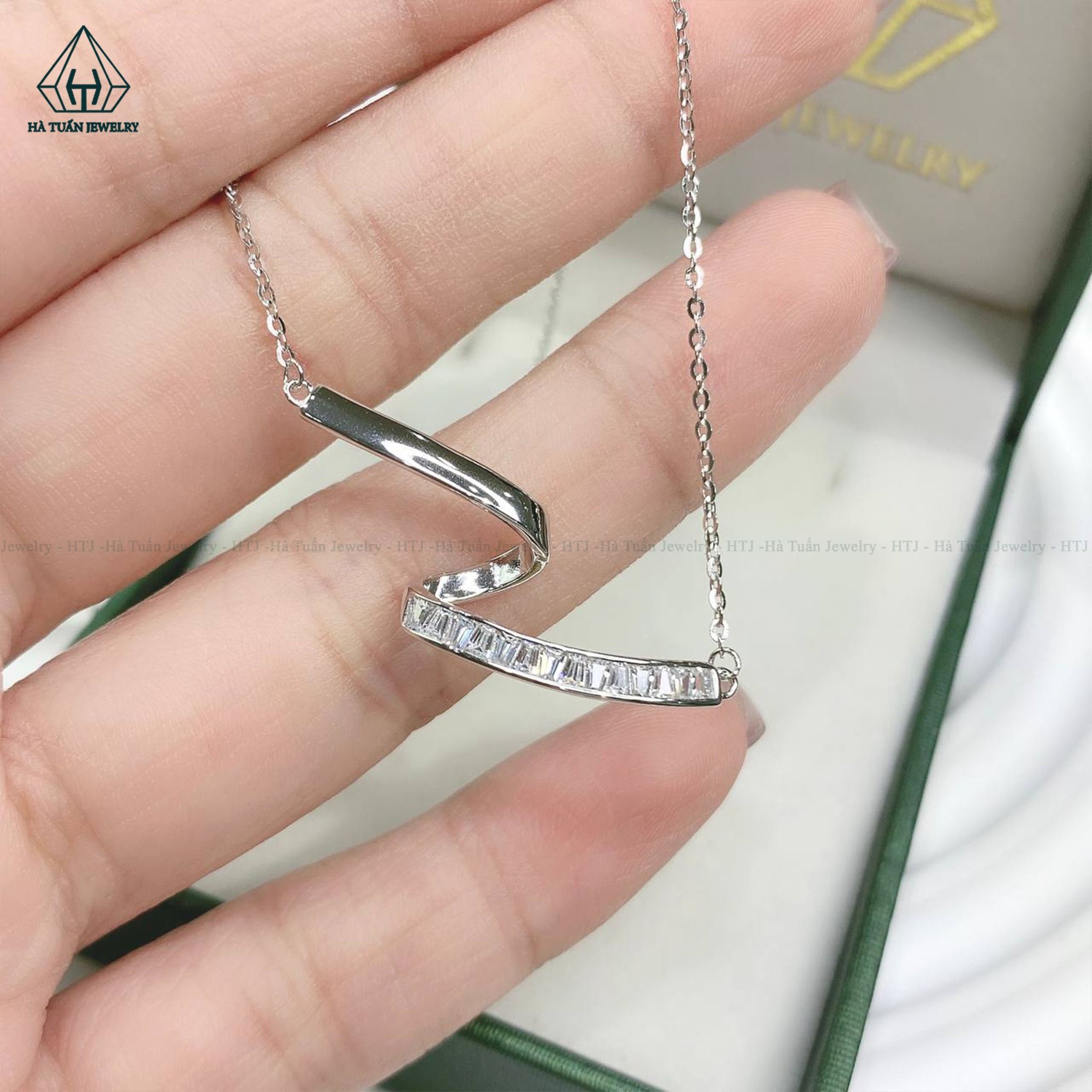 N513 Dây chuyền mặt thanh xoắn