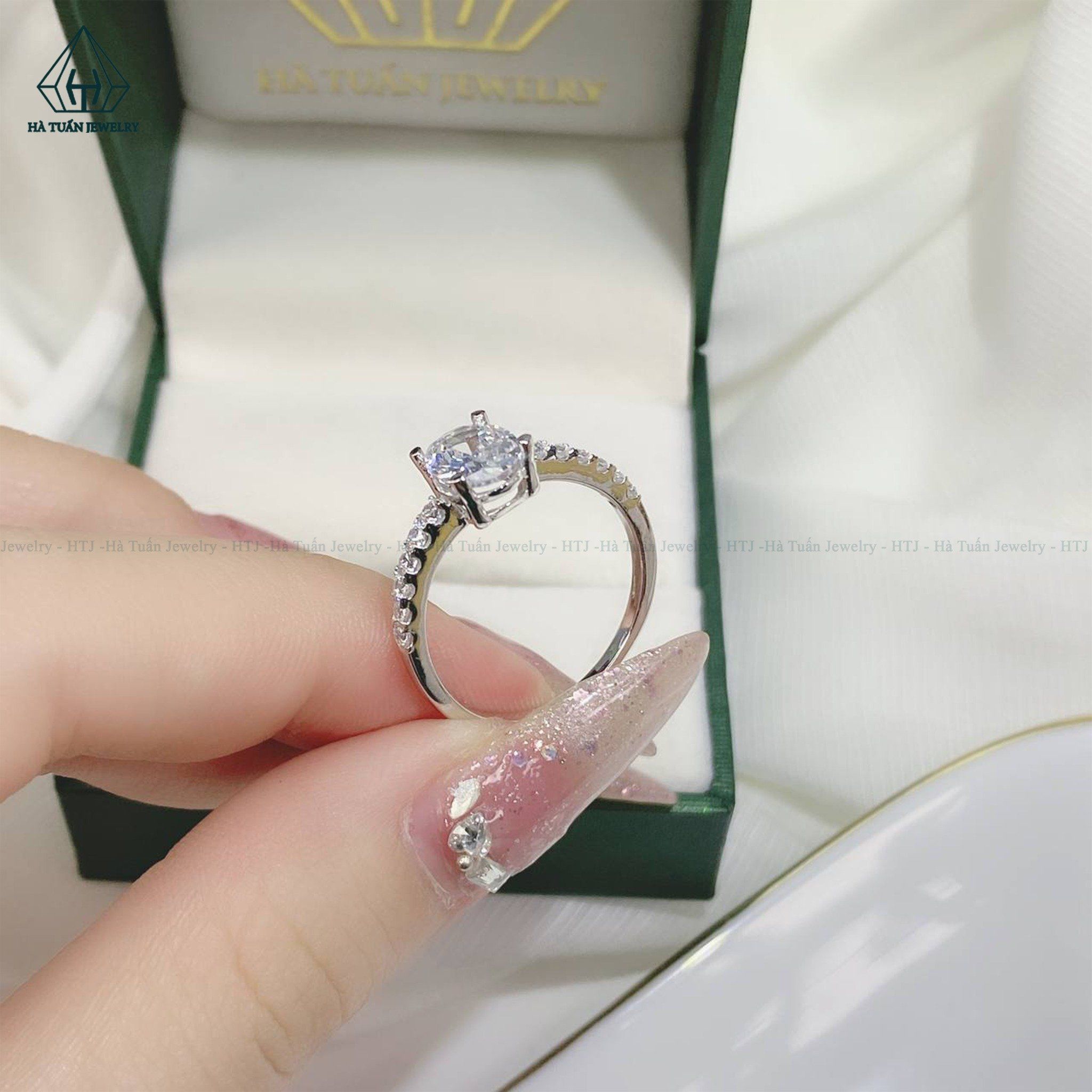 R918 Nhẫn Oval