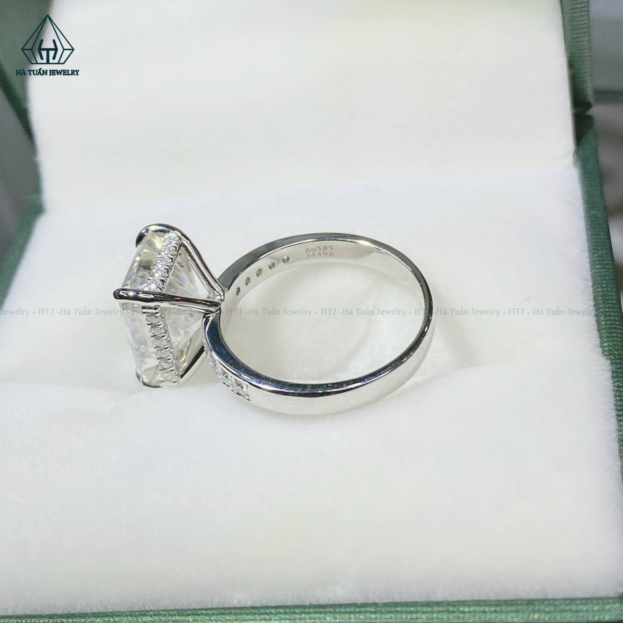 RG025 VT14K RADIANT (5.5ct) 9*11mm