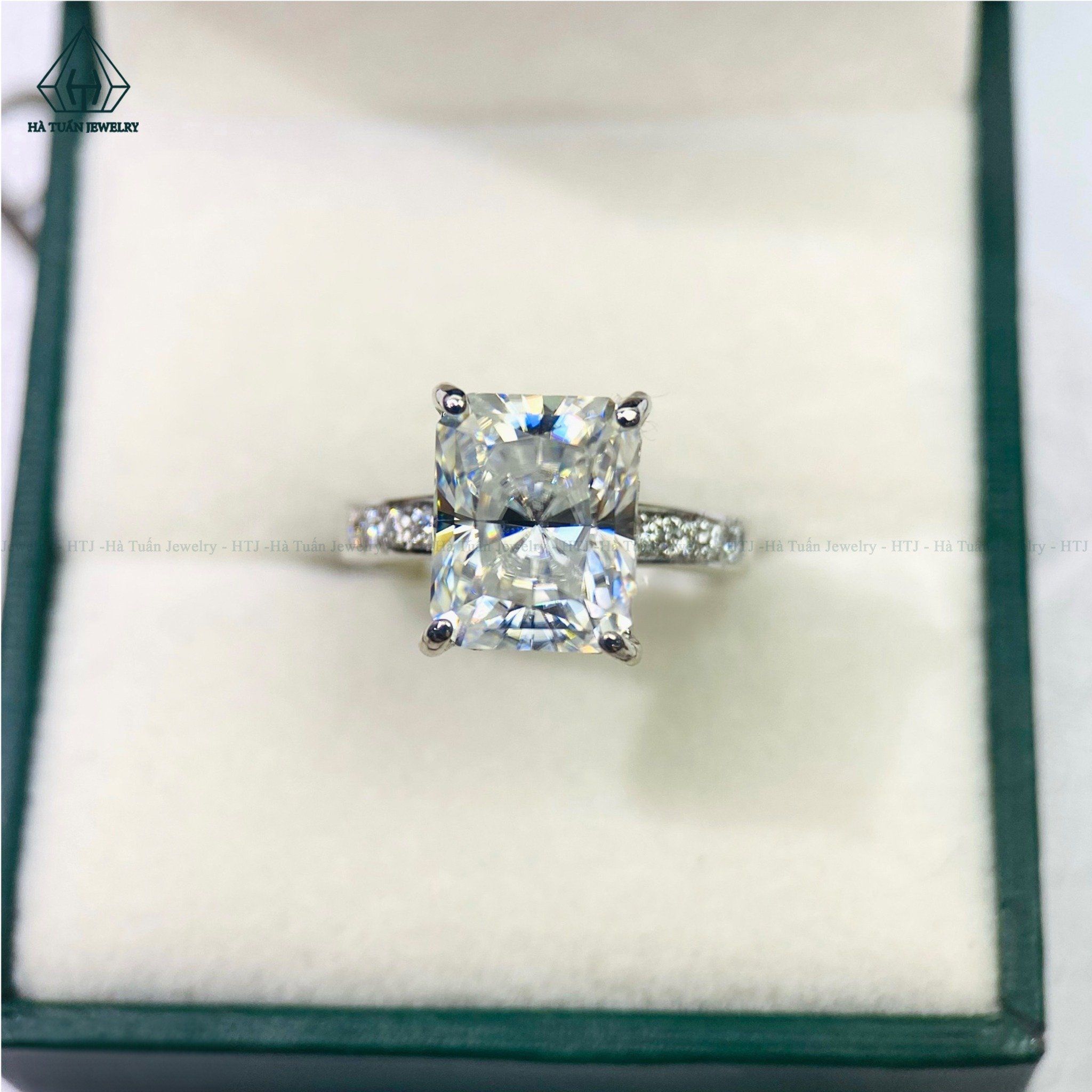 Moissanite Radiant MRW