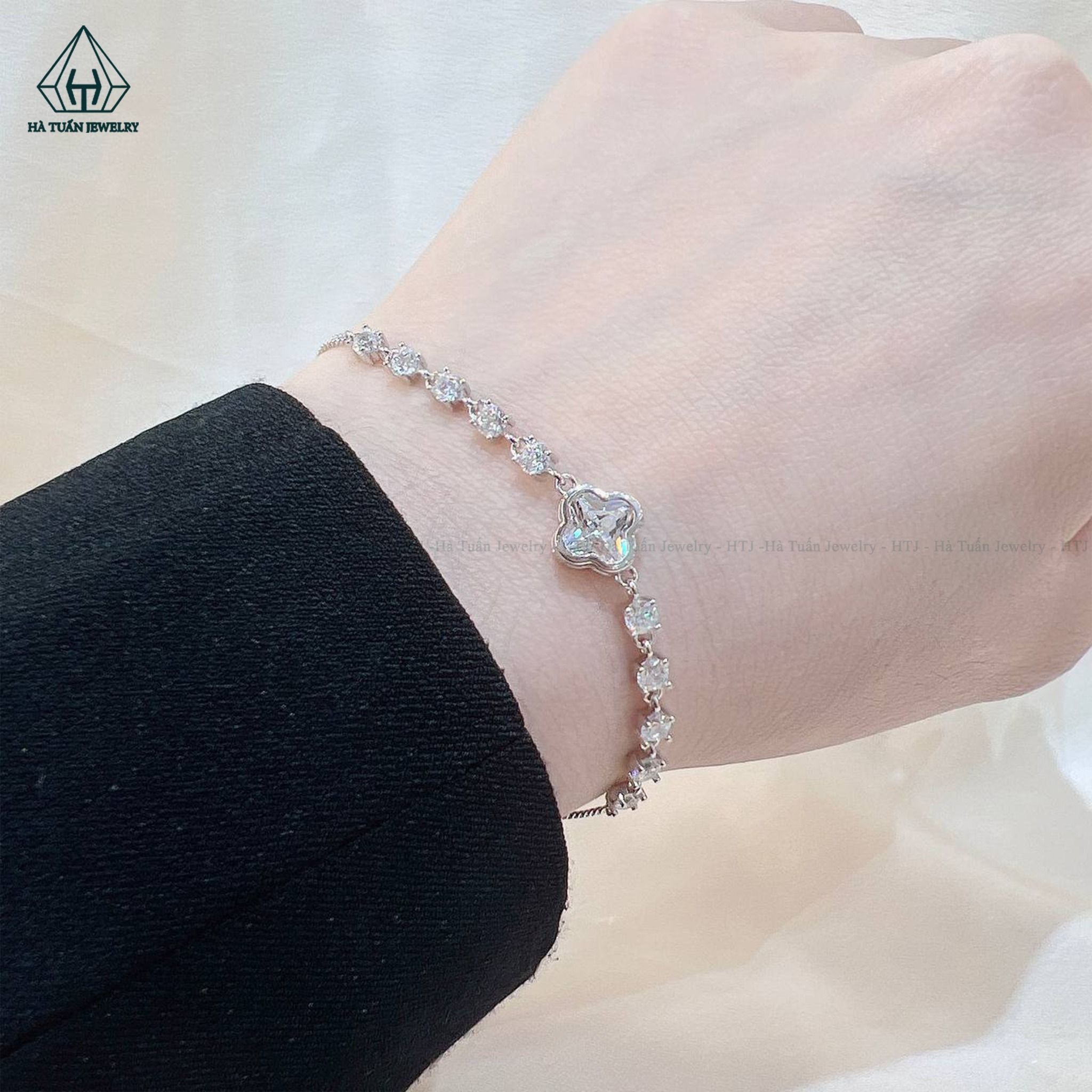 B880 Lắc tay cỏ bốn lá