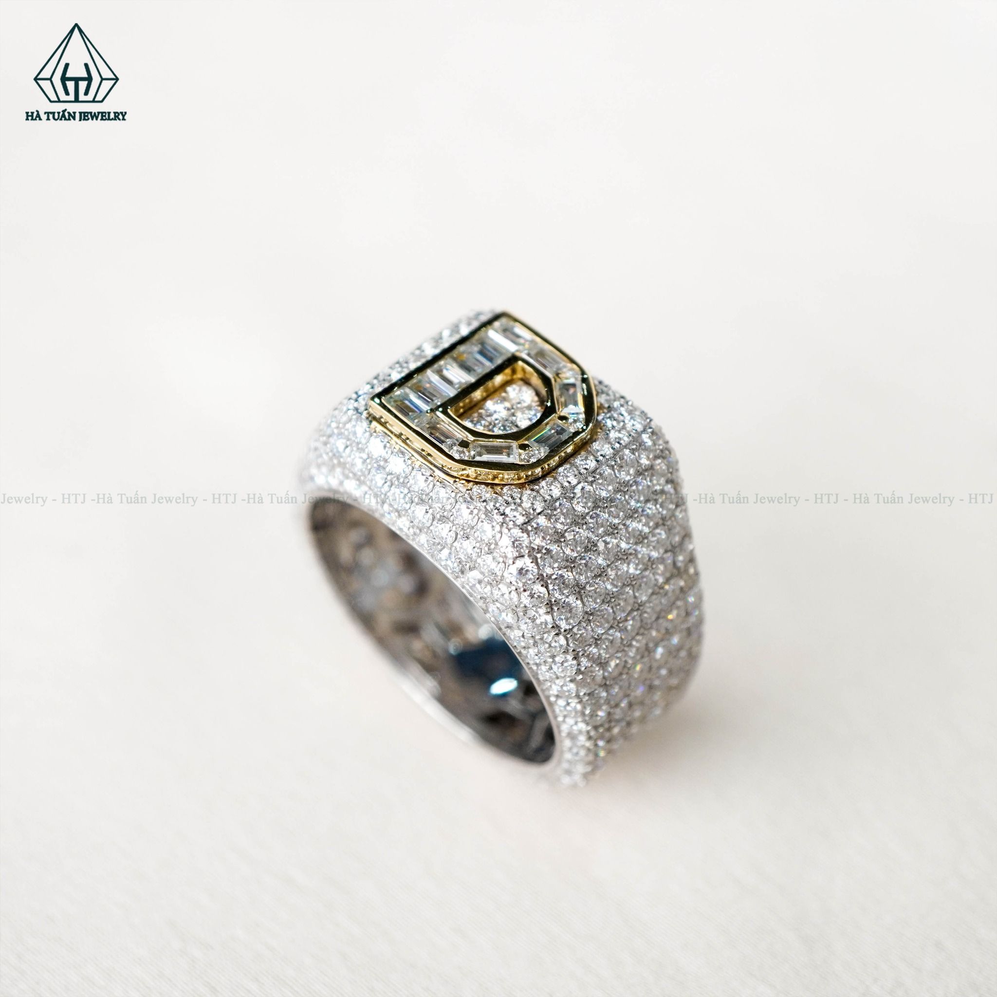 RMG073 VT18K chữ D