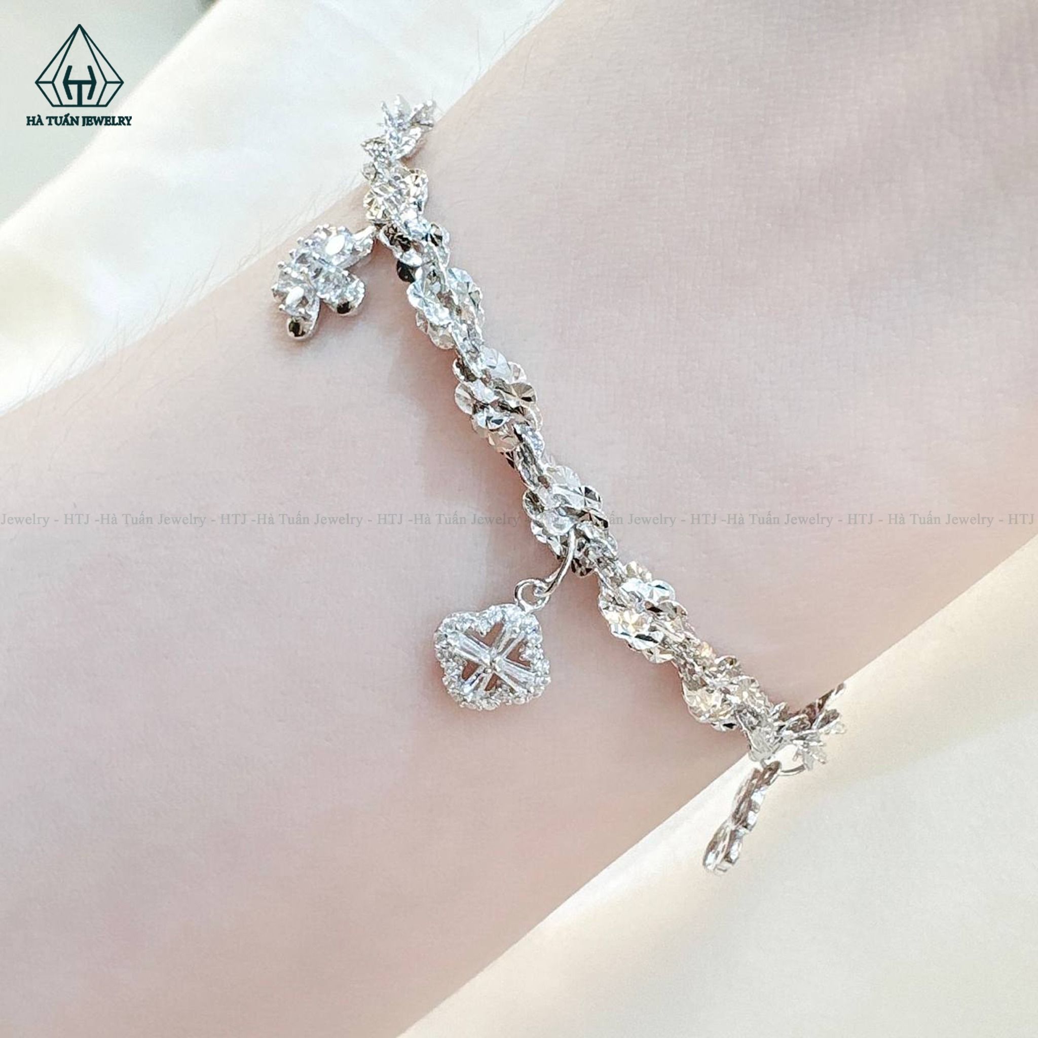 B847 Lắc tay pháo hoa 5 charm (nhỏ)