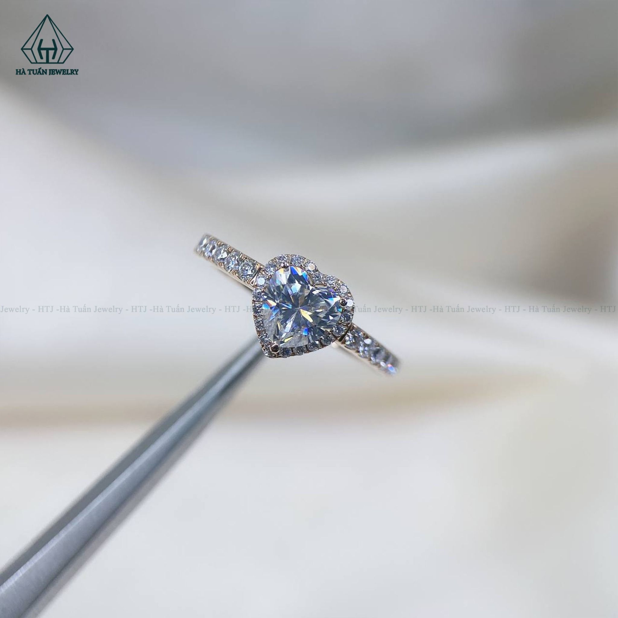 RG193 VH18K Heart 6x6mm