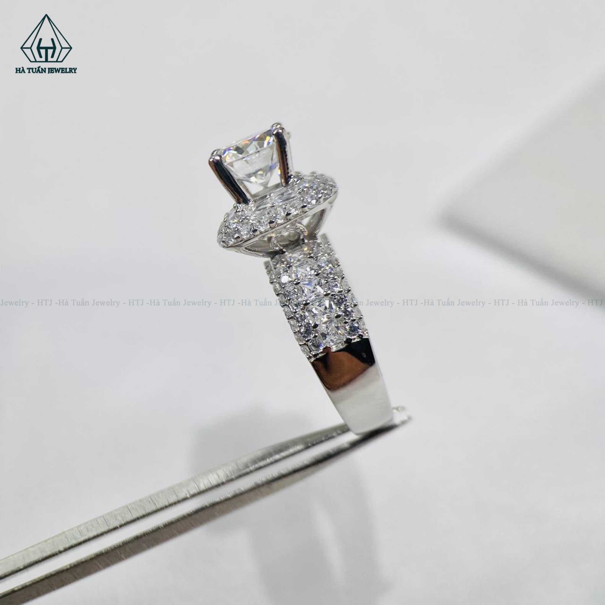 RX448 8.1mm Nhẫn nữ viền vuông