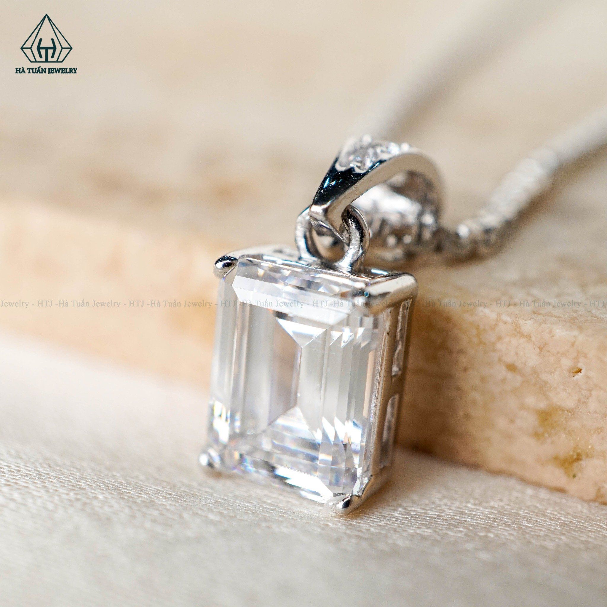 P384 Mặt dây chuyền emerald 9*7mm