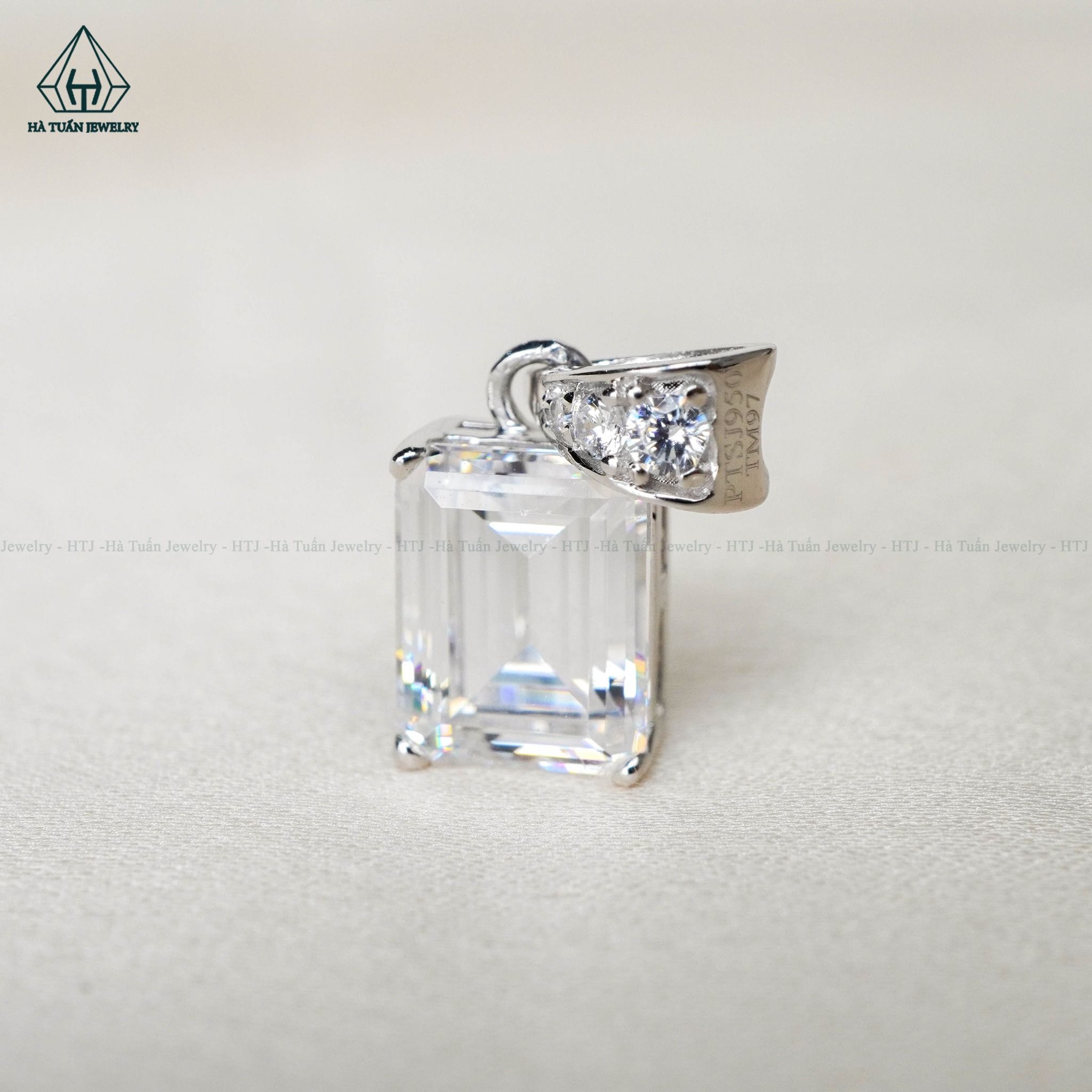 P384 Mặt dây chuyền emerald 9*7mm