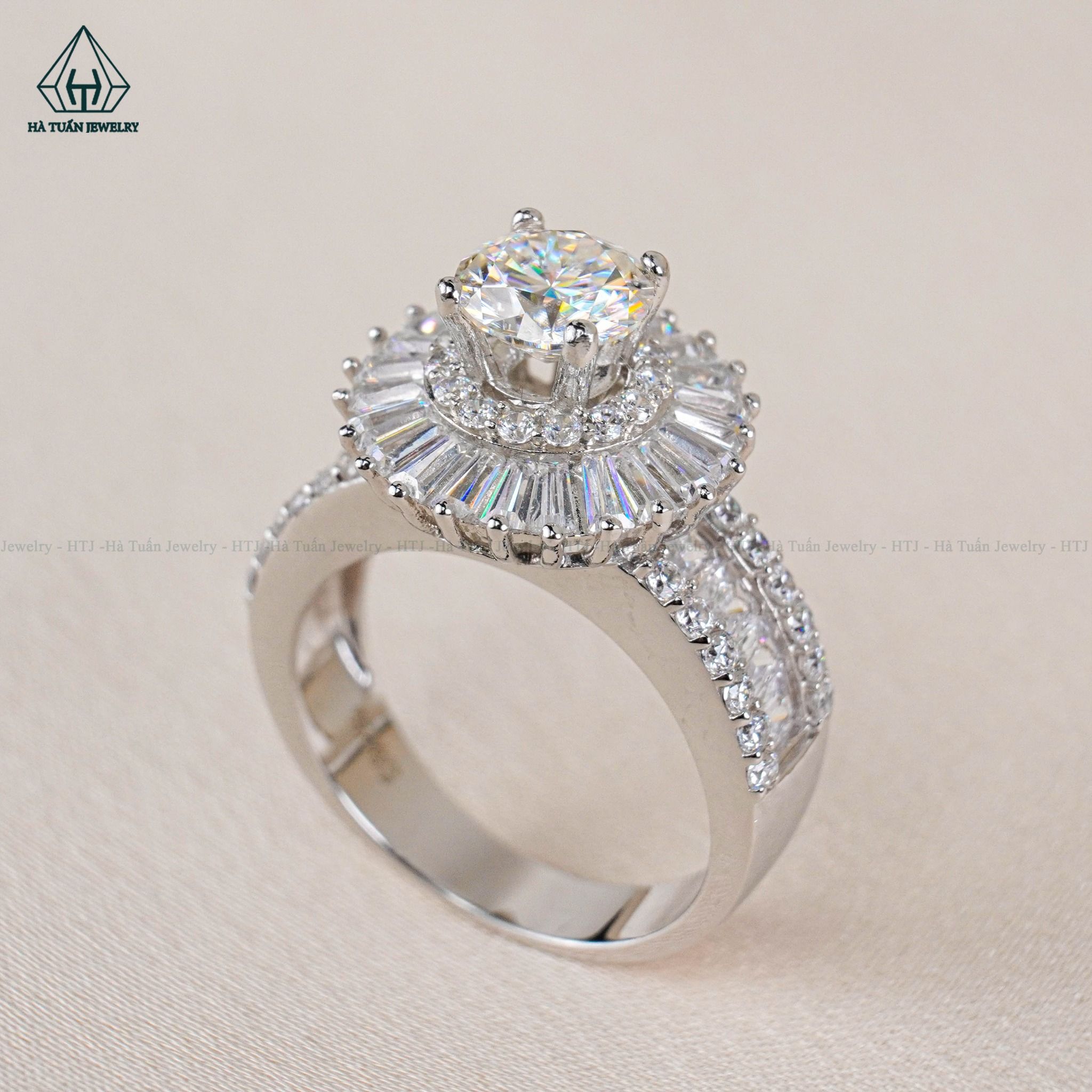RX383 6.5mm Nhẫn nữ mặt tròn baguette