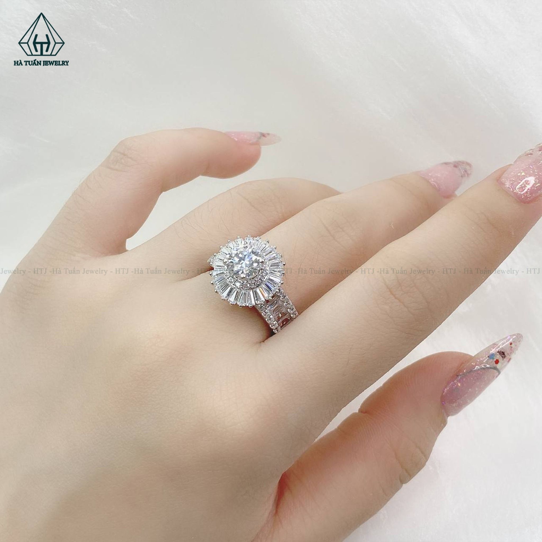 RX383 6.5mm Nhẫn nữ mặt tròn baguette