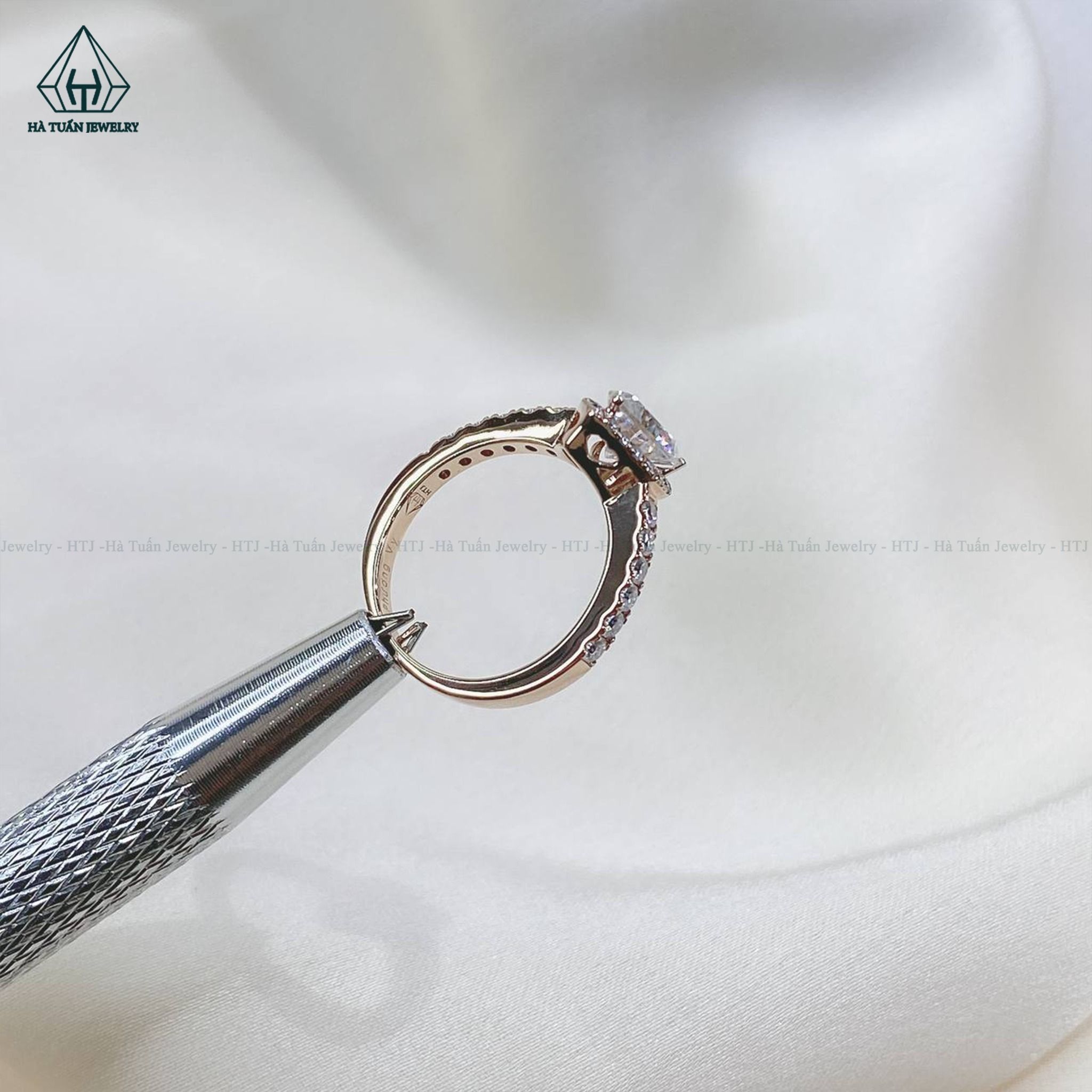 RG193 VH18K Heart 6x6mm