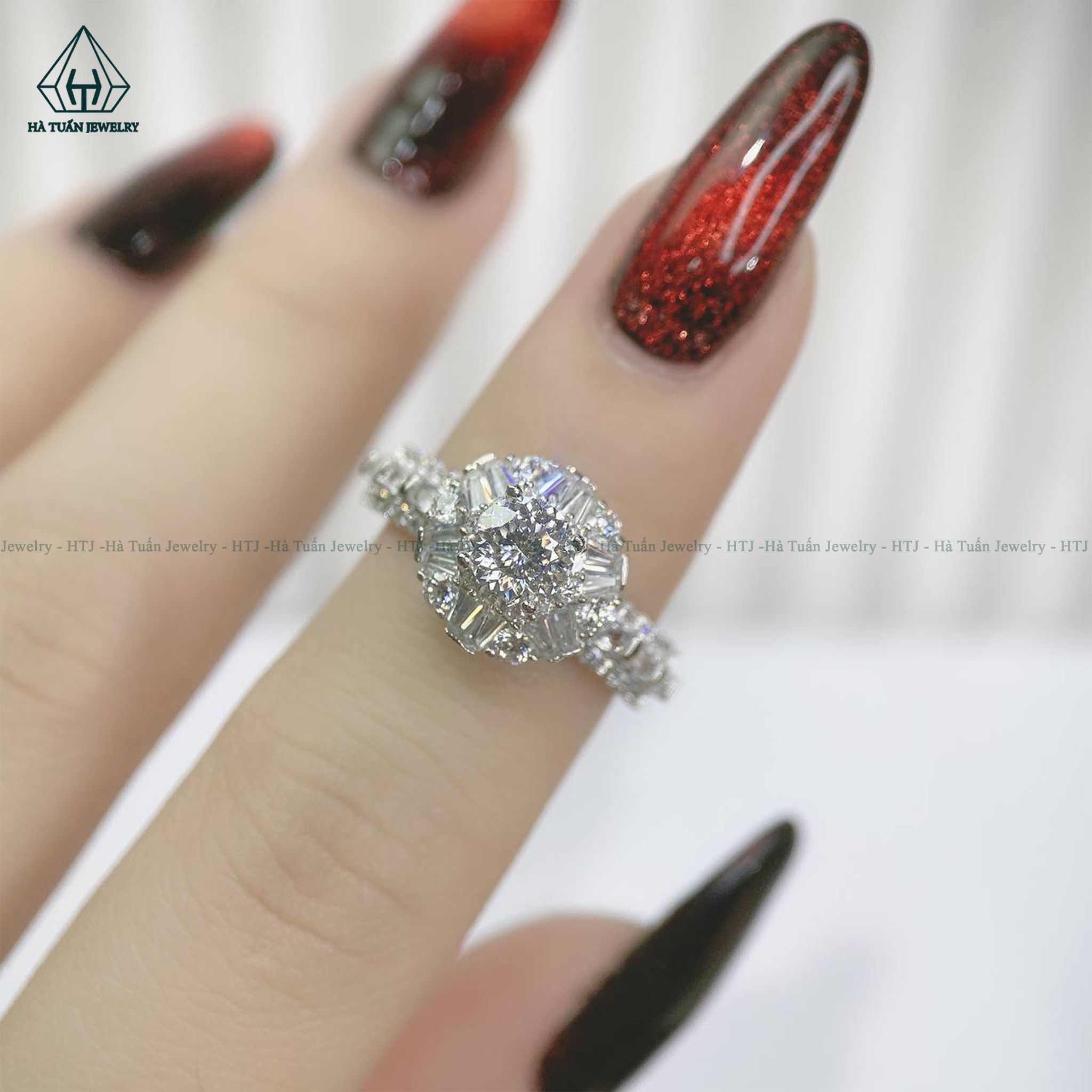 RX319 5.4mm Nhẫn nữ phối tấm baguette + tròn