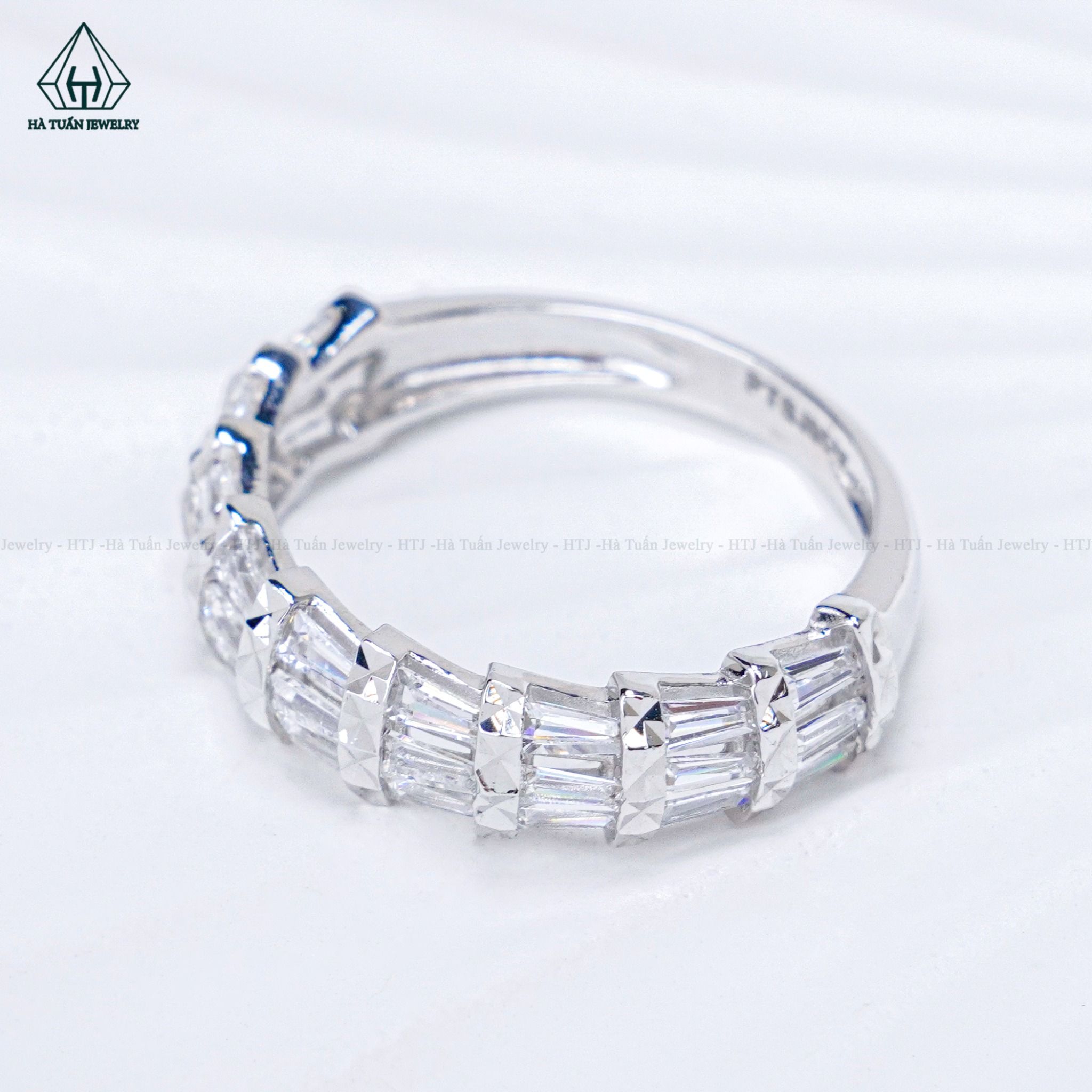 R113 Nhẫn rắn