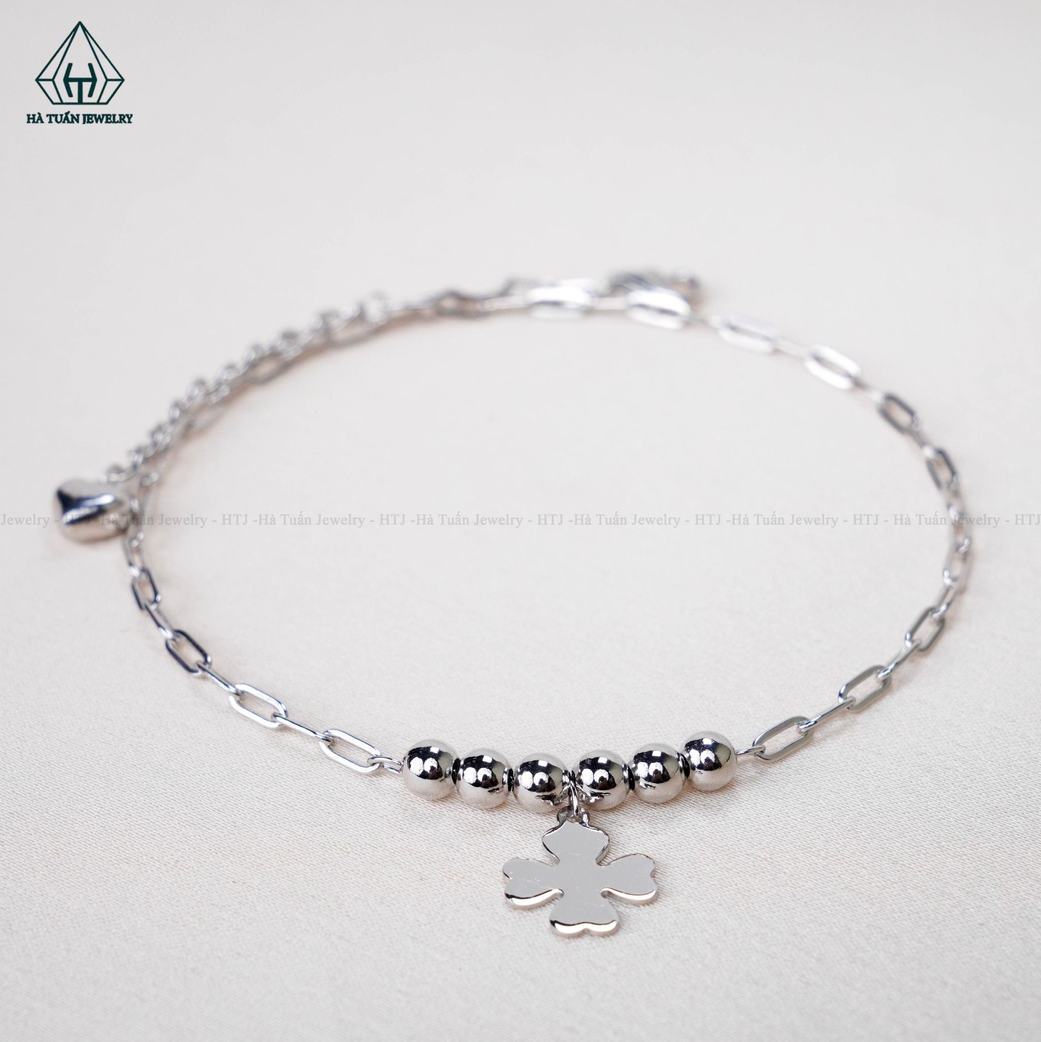 A408 Lắc chân cỏ bốn lá