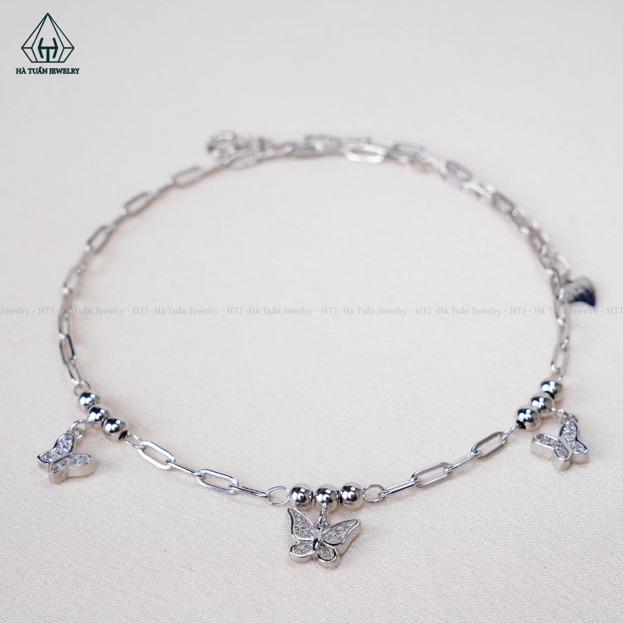 A403 Lắc chân bướm