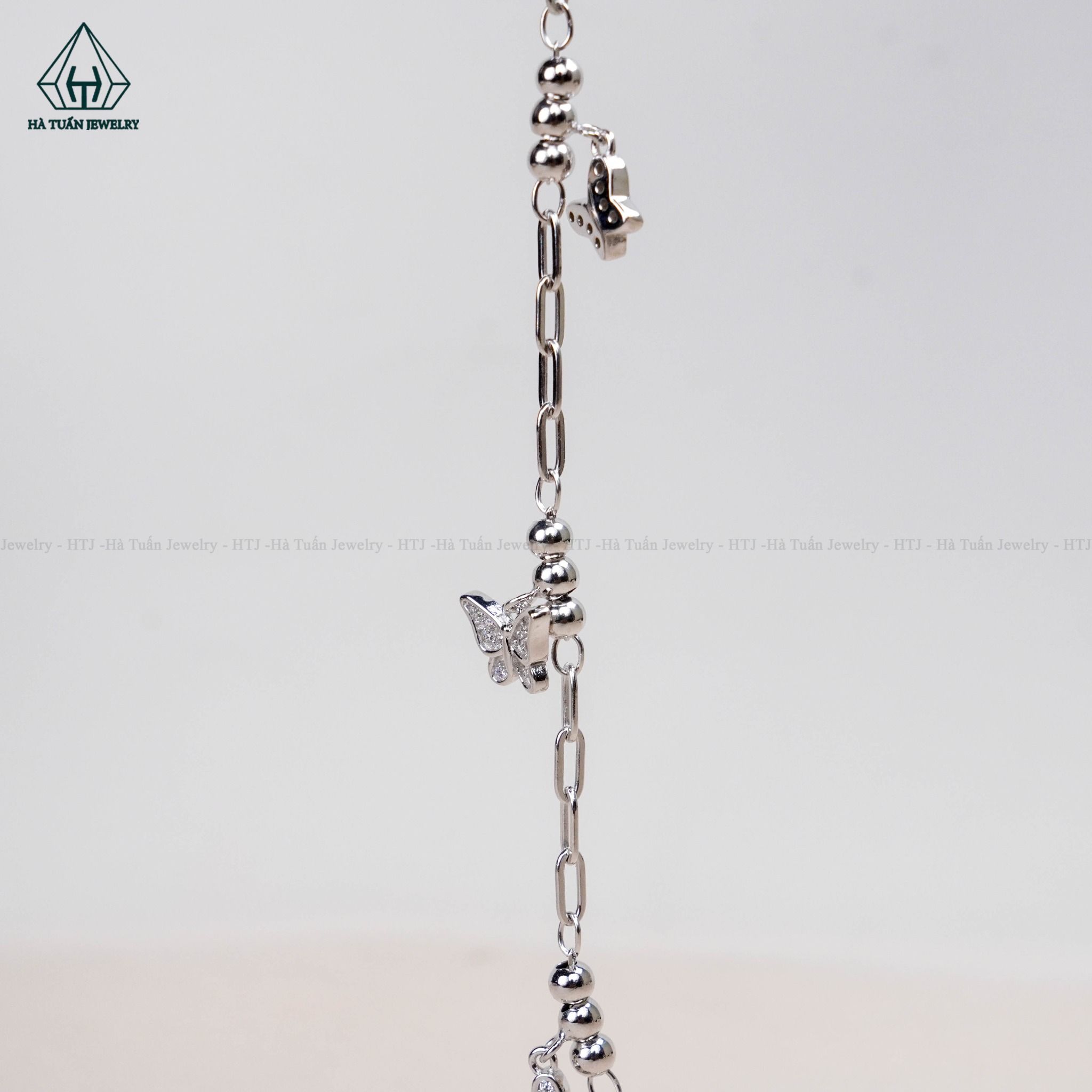 A403 Lắc chân bướm