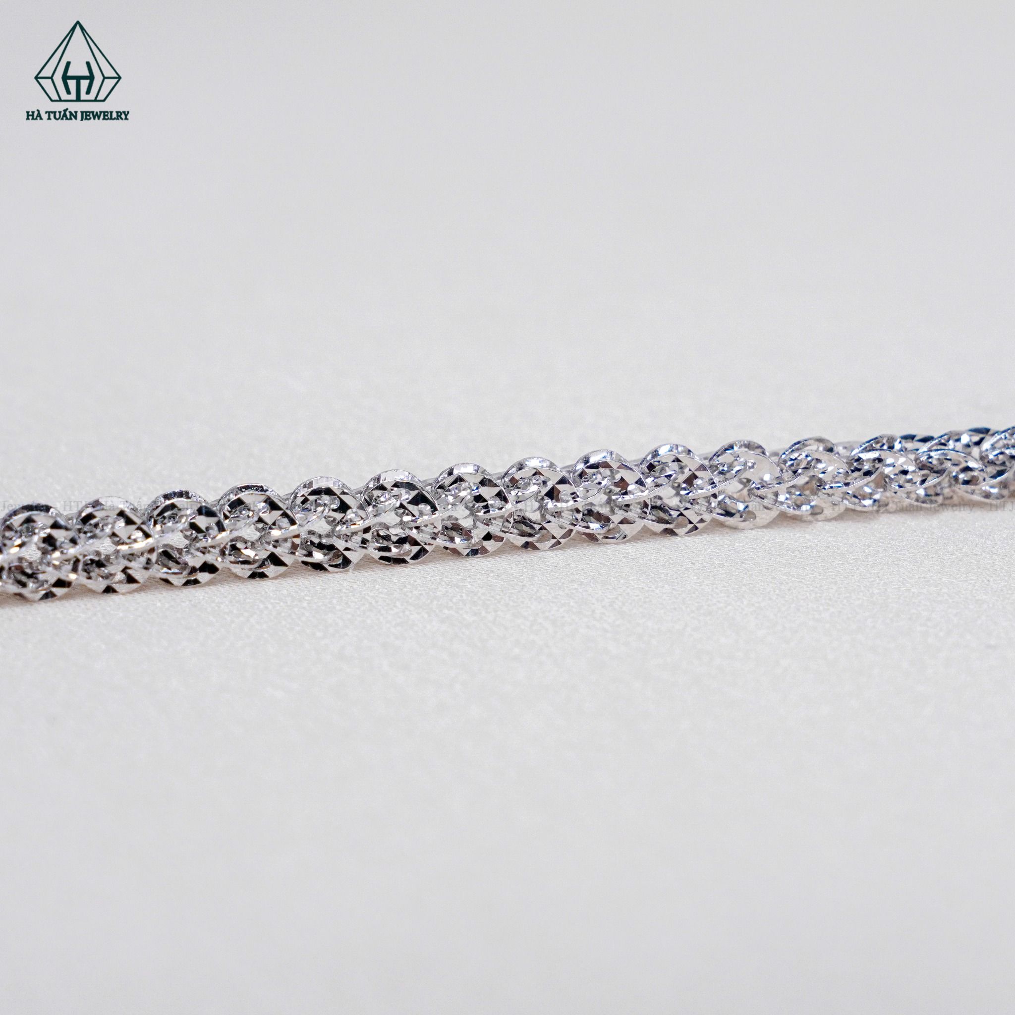 B891 Lắc tay đuôi phụng 4mm