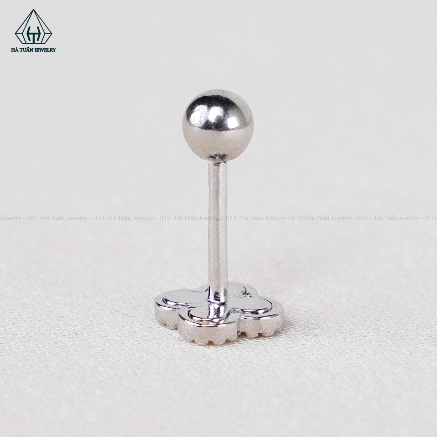 E018 Bông tai cỏ bốn lá