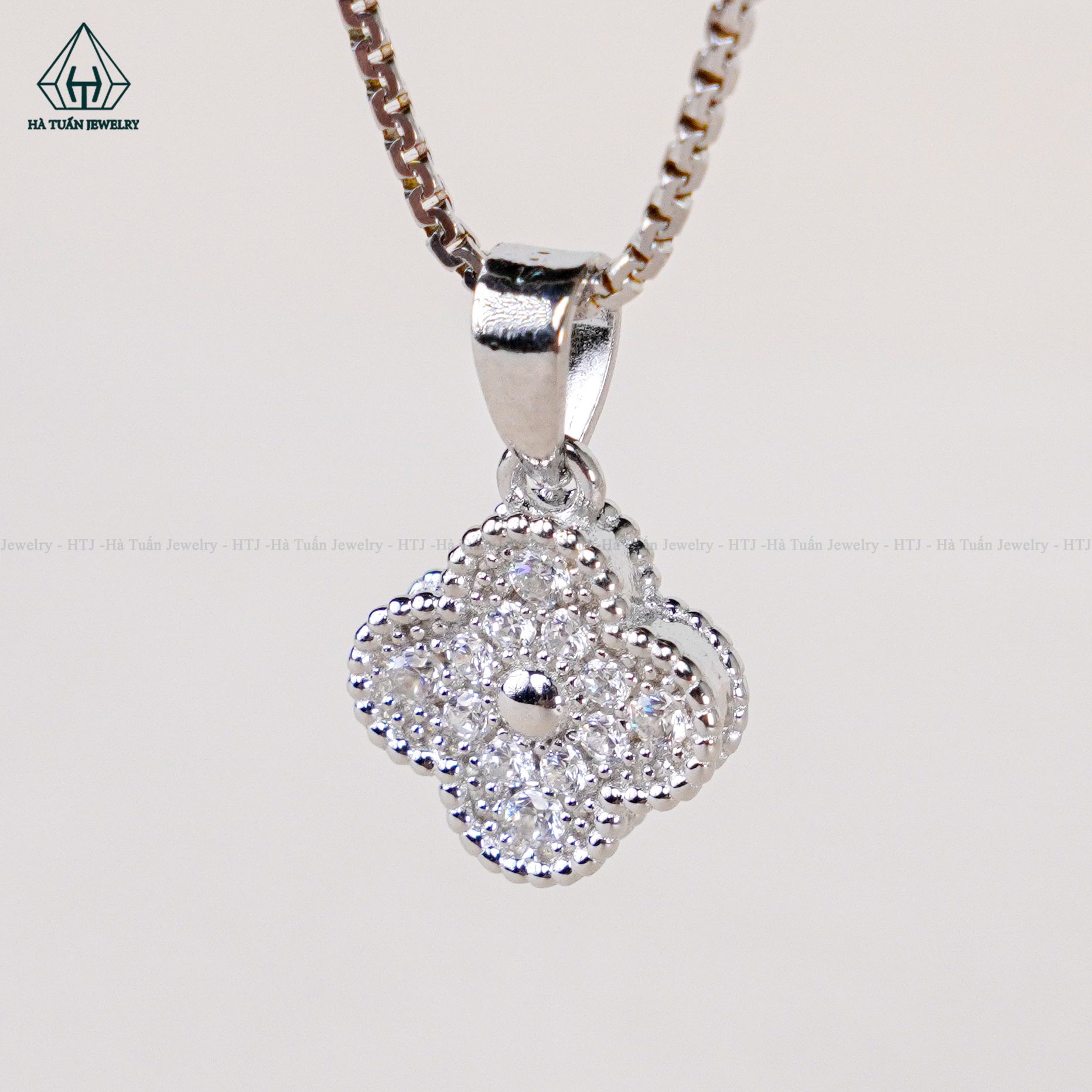 P390 Mặt dây chuyền VAN đá
