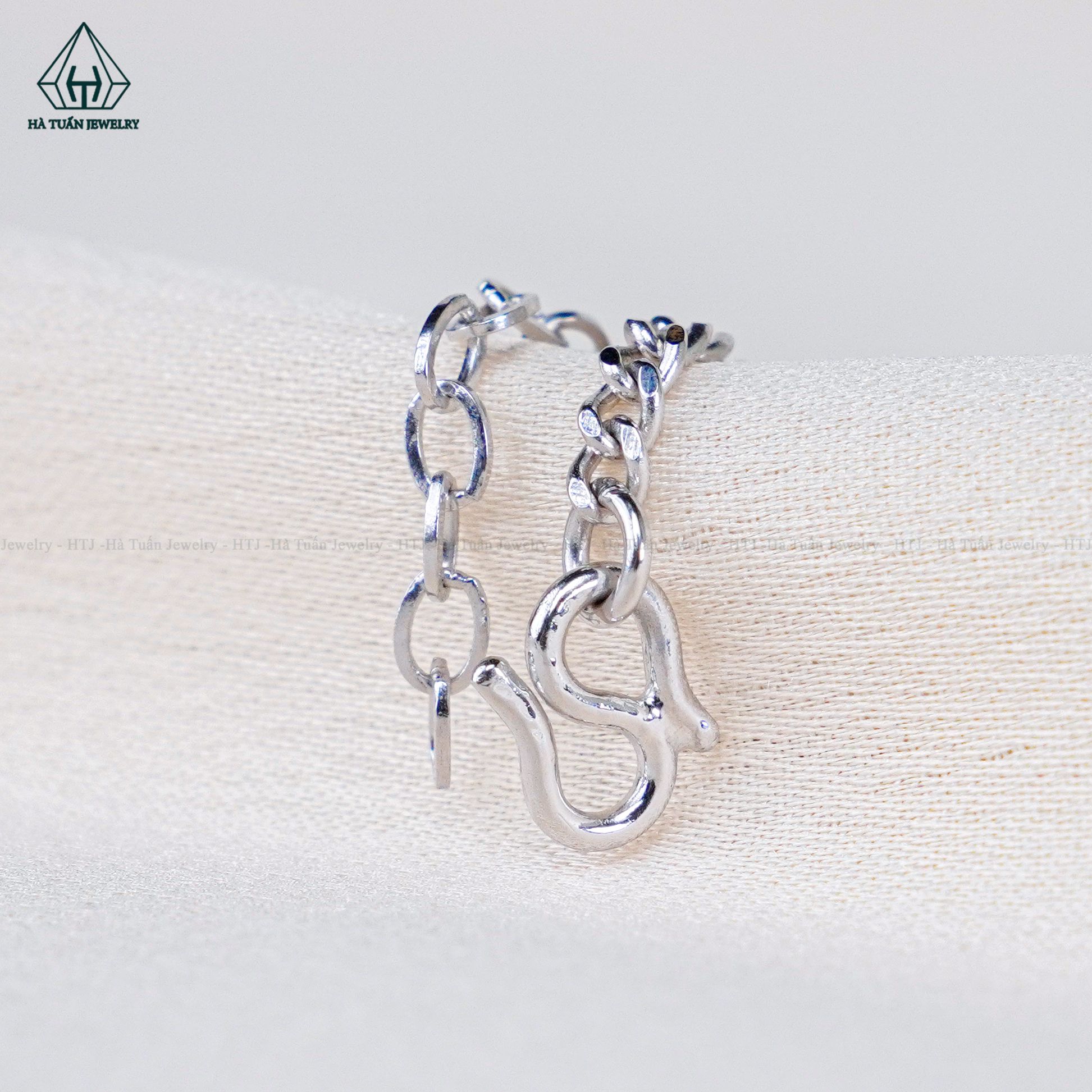 A415 Lắc chân c.h.a.n.e.l xích lật