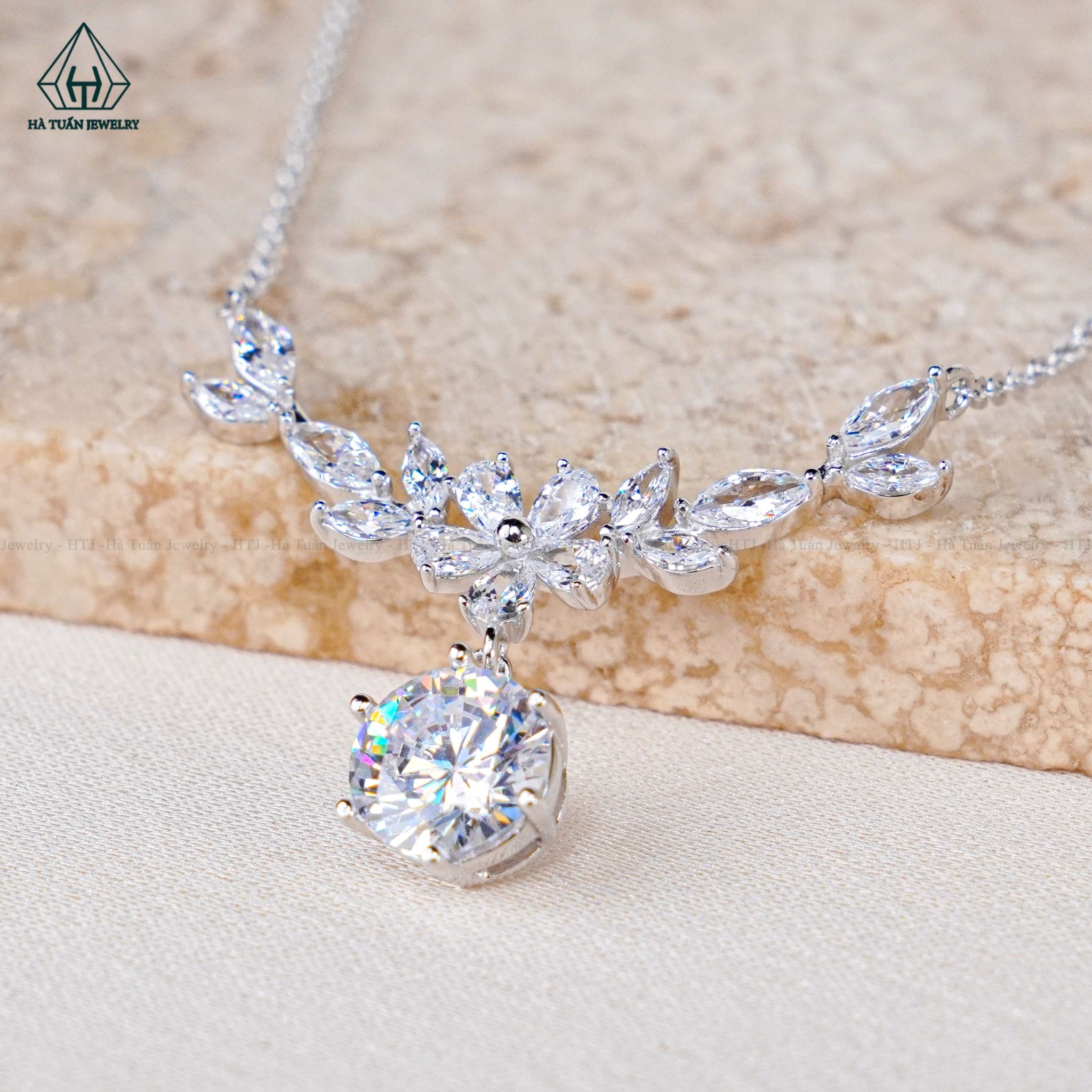 N624 Dây mặt liền viền hoa đá