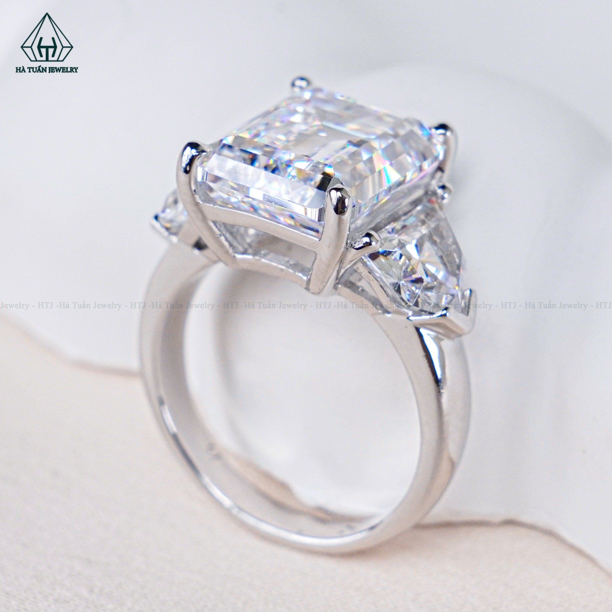 R938 10*12mm Nhẫn nữ đá Emerald