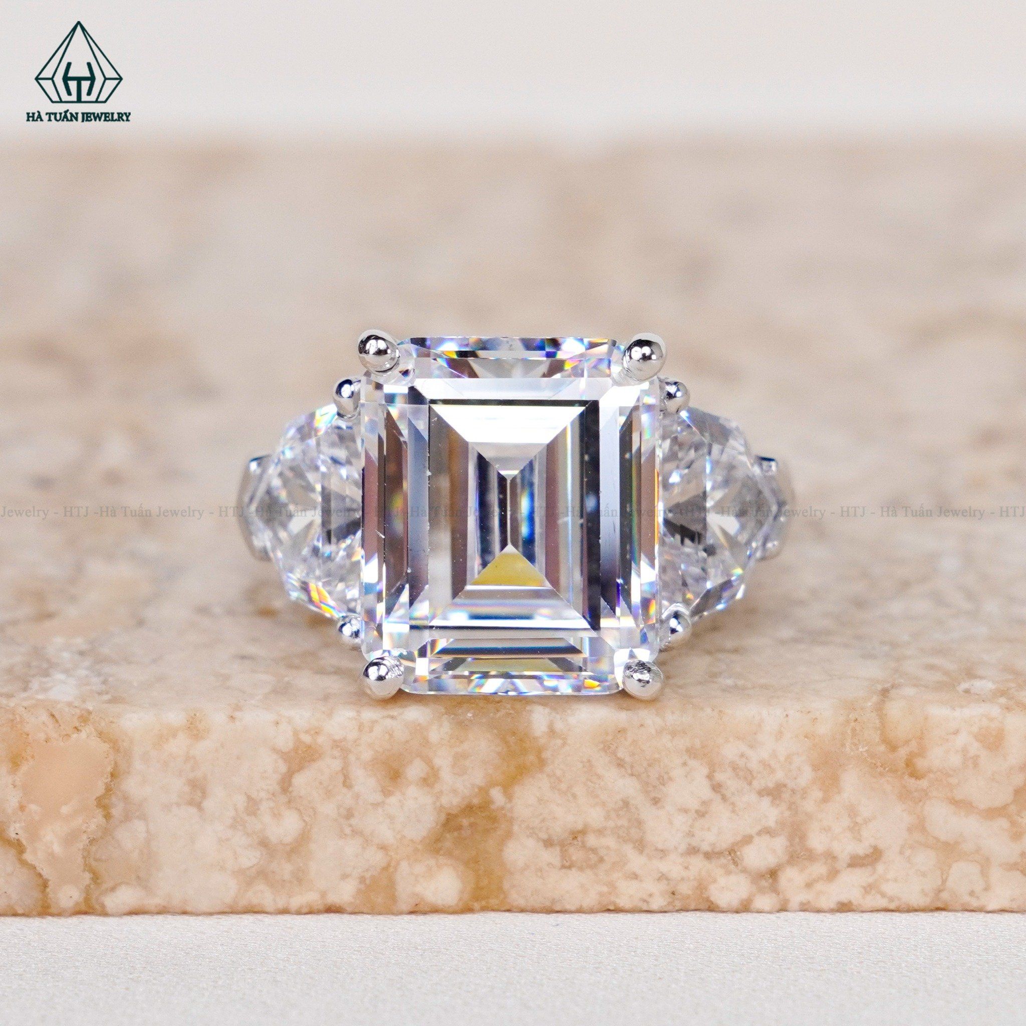 R938 10*12mm Nhẫn nữ đá Emerald
