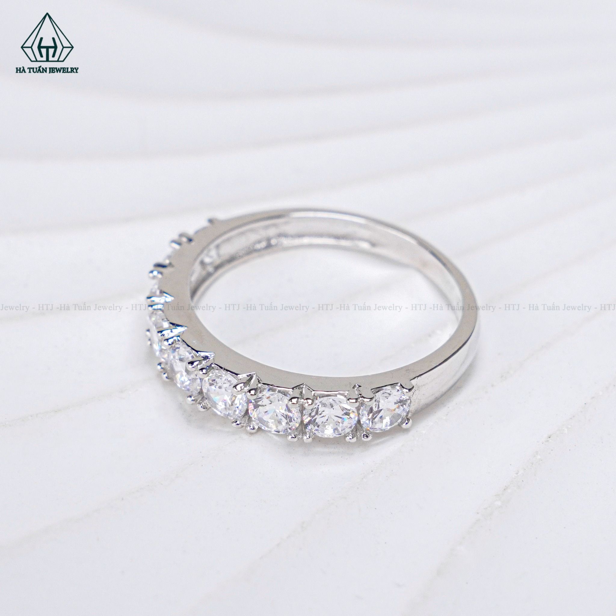 R942 Nhẫn nữ 3mm nửa vòng