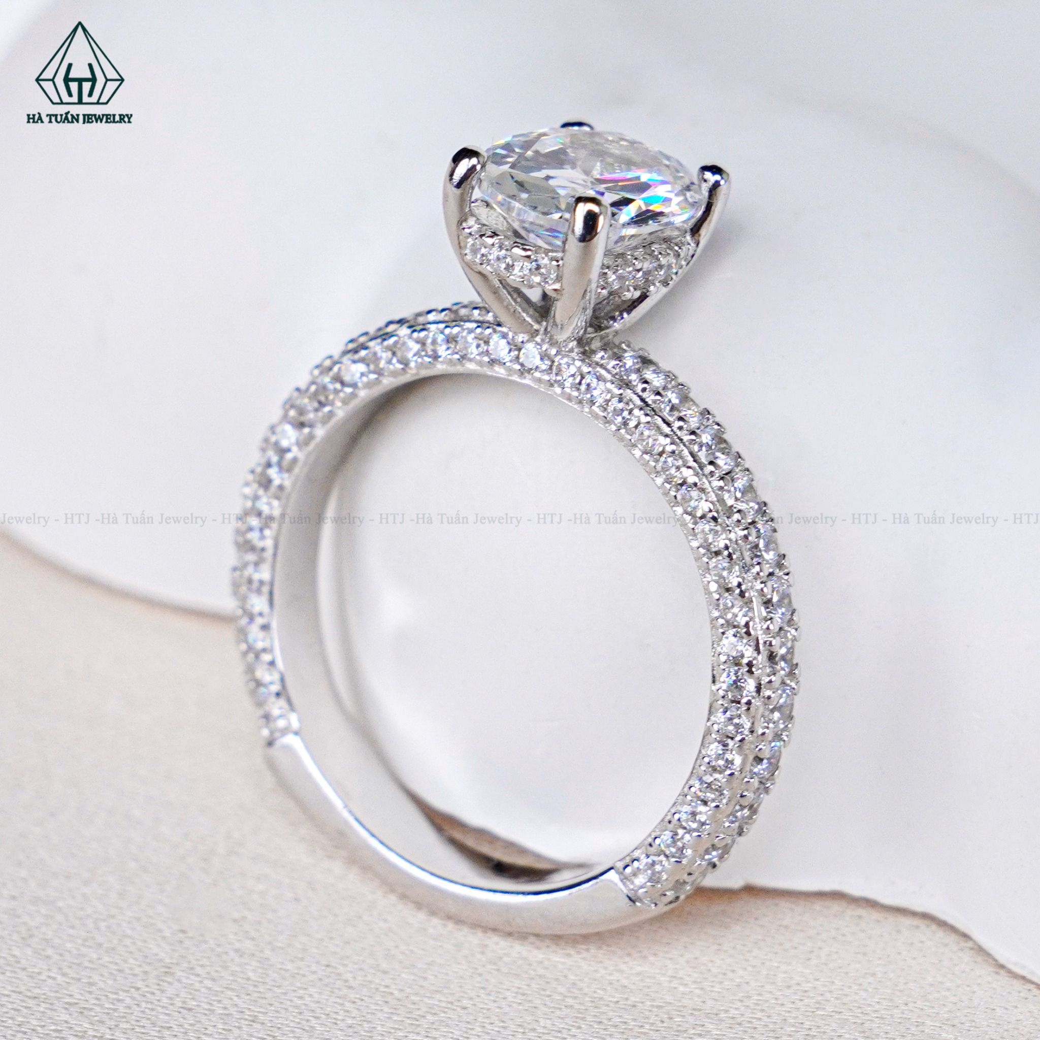R960 Nhẫn nữ Oval