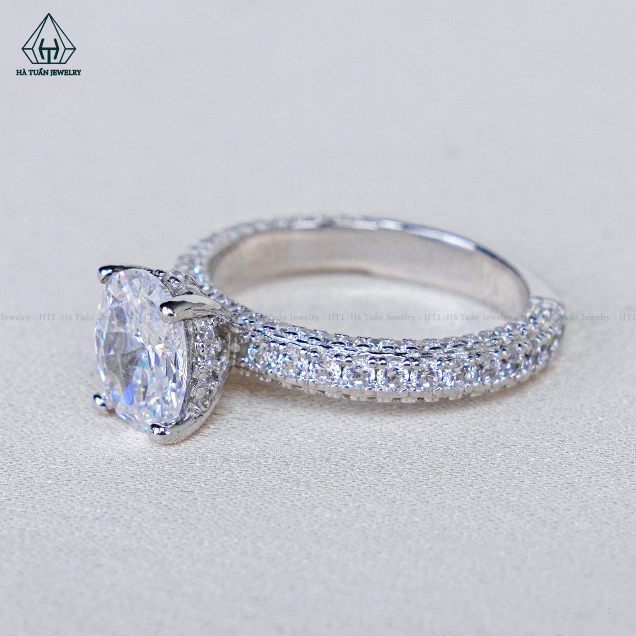 R960 Nhẫn nữ Oval